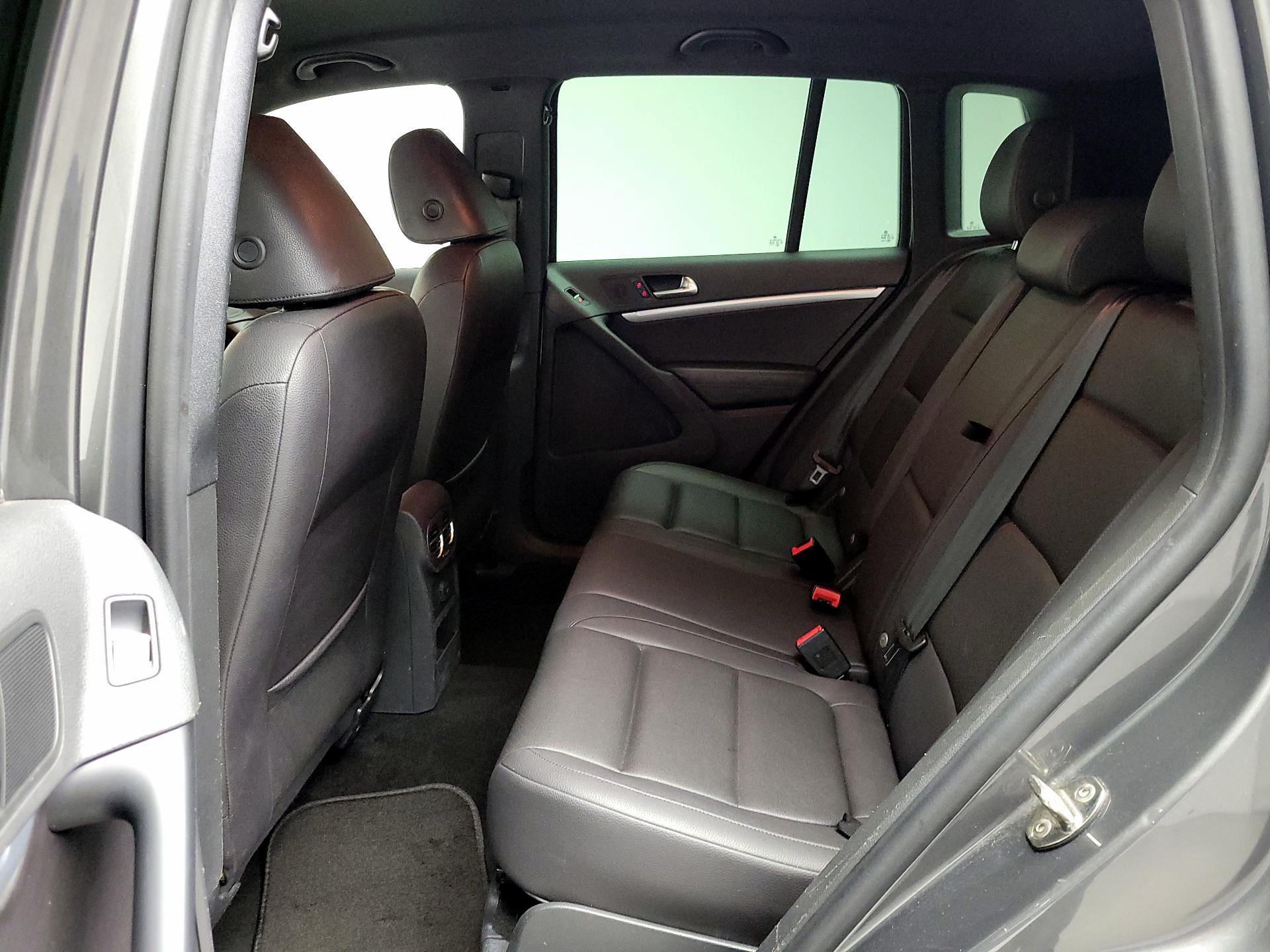 Thumbnail: 2016 Volkswagen Tiguan - 19