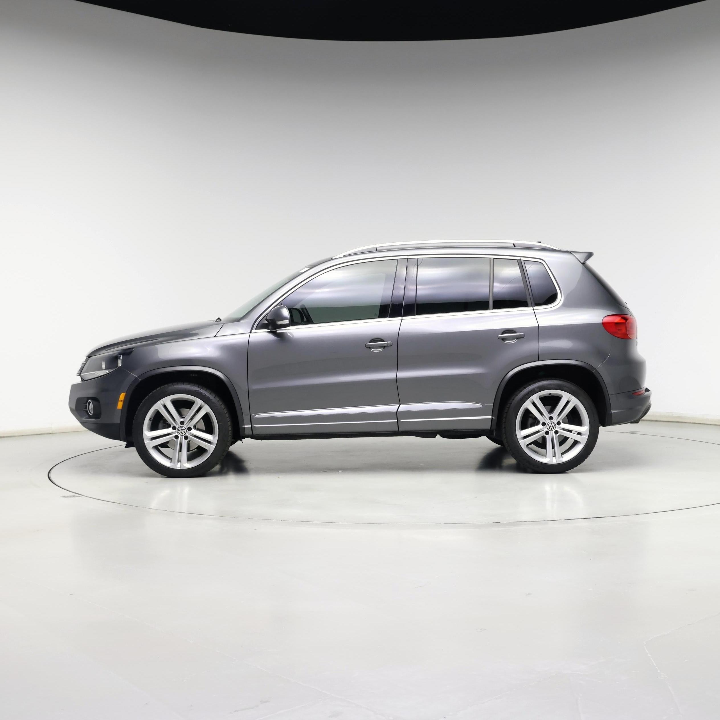 Thumbnail: 2016 Volkswagen Tiguan - 3