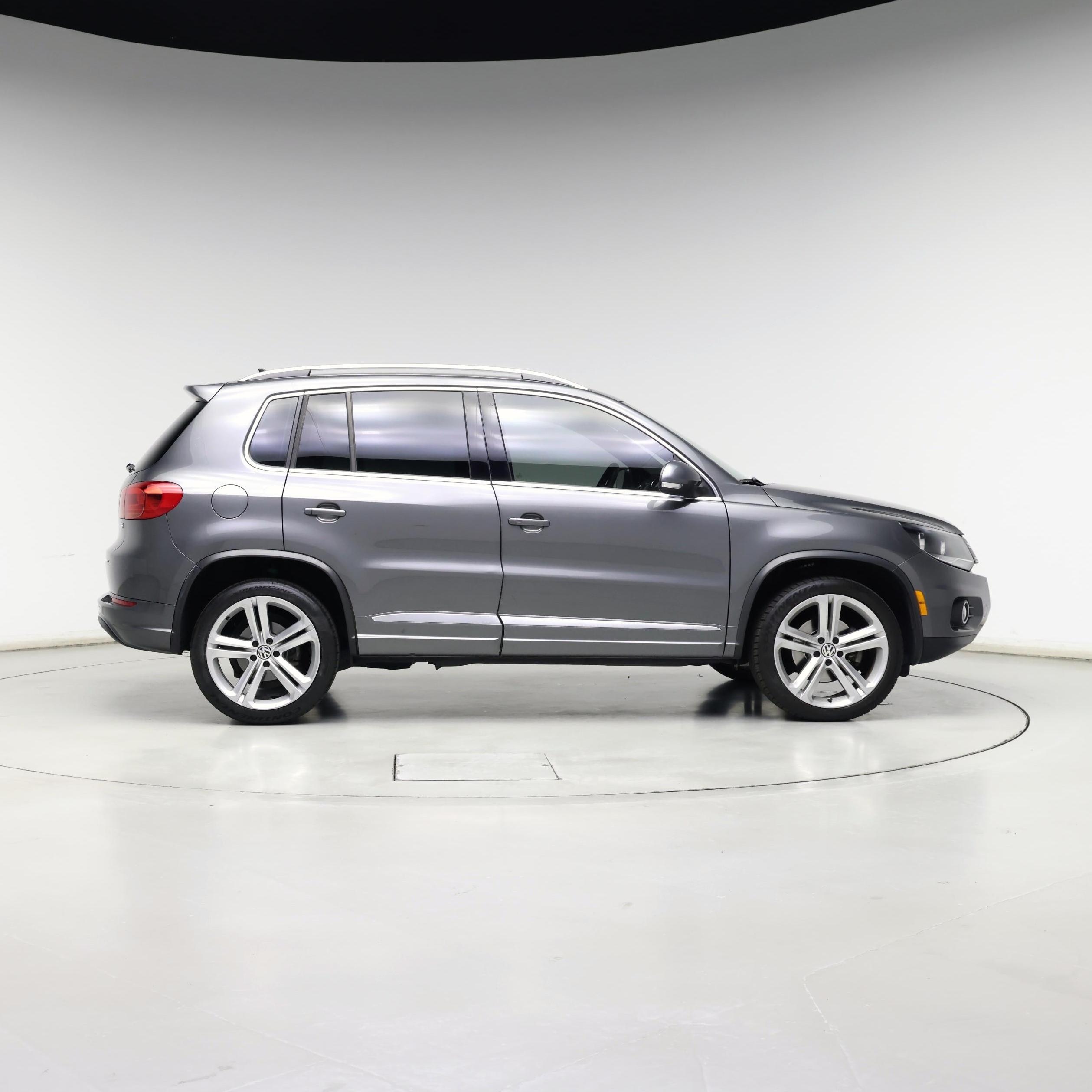 Thumbnail: 2016 Volkswagen Tiguan - 7