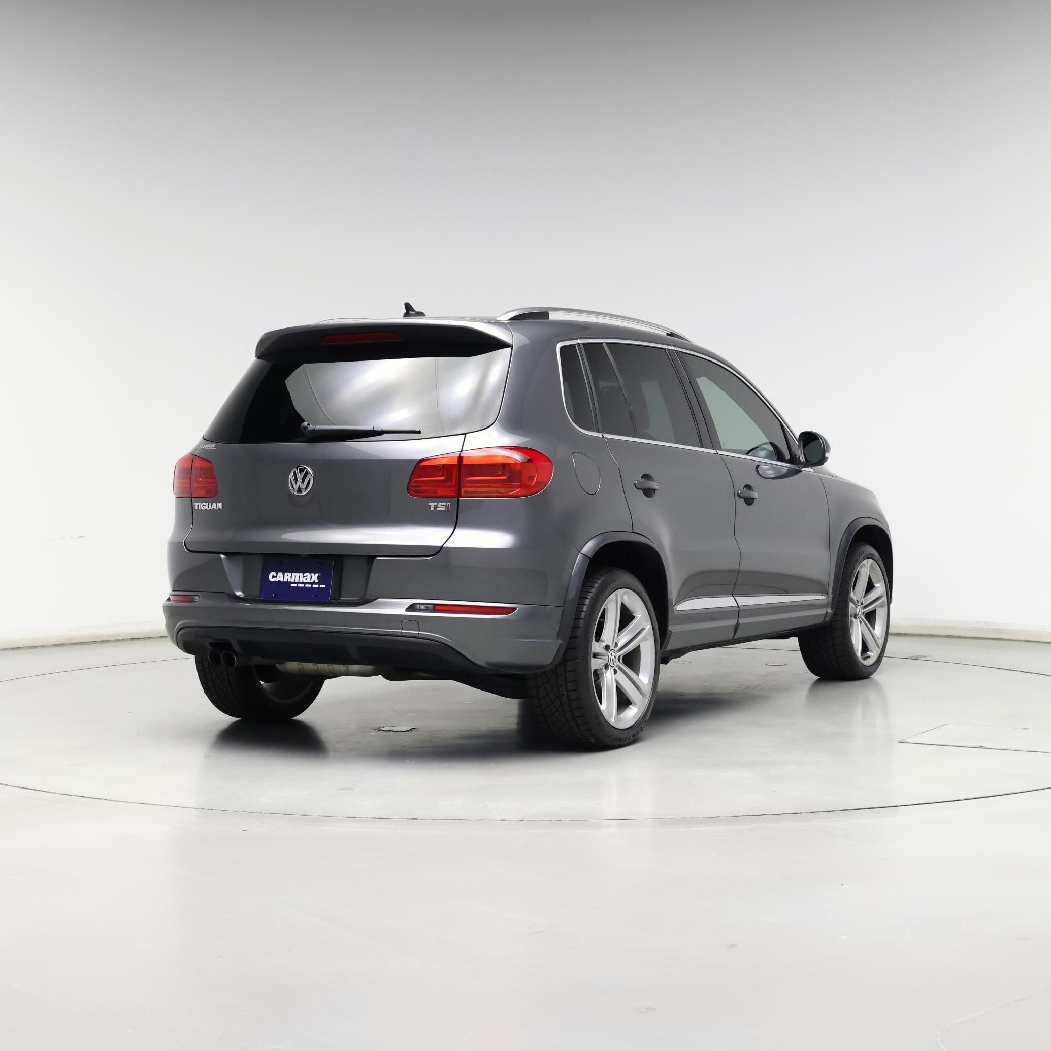 Thumbnail: 2016 Volkswagen Tiguan - 8