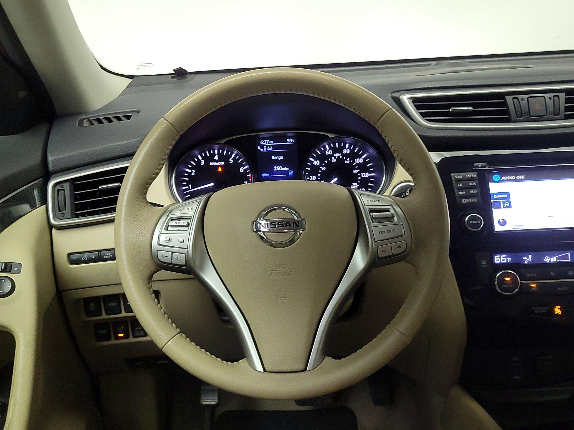 Thumbnail: 2015 Nissan Rogue - 10