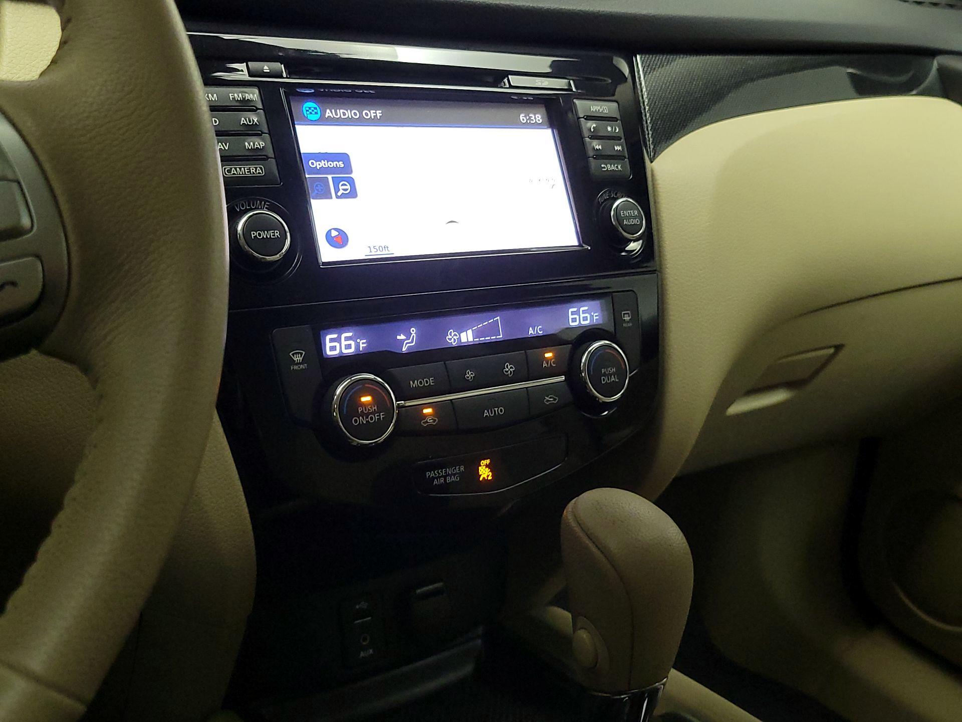 Thumbnail: 2015 Nissan Rogue - 17