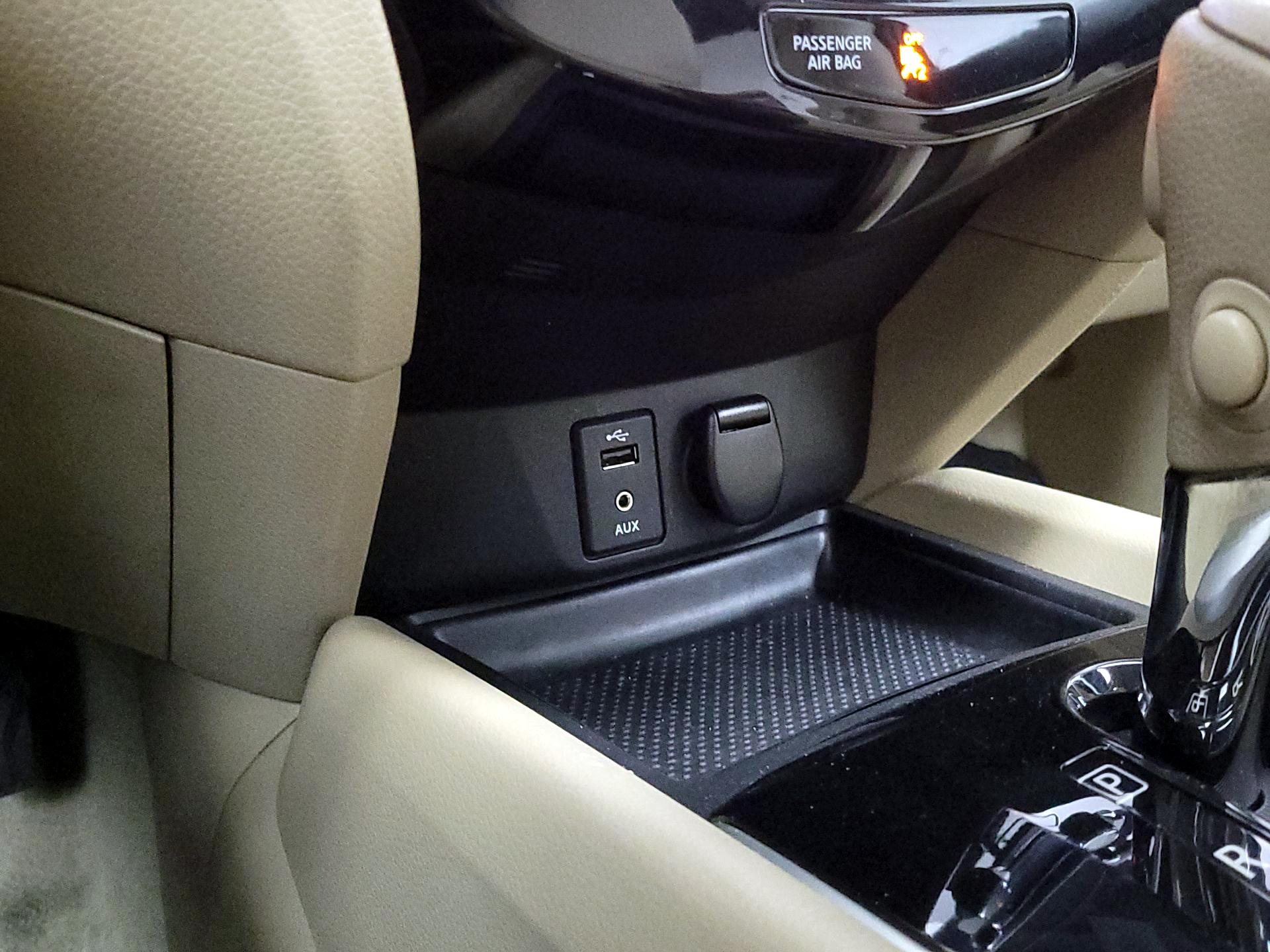 Thumbnail: 2015 Nissan Rogue - 19