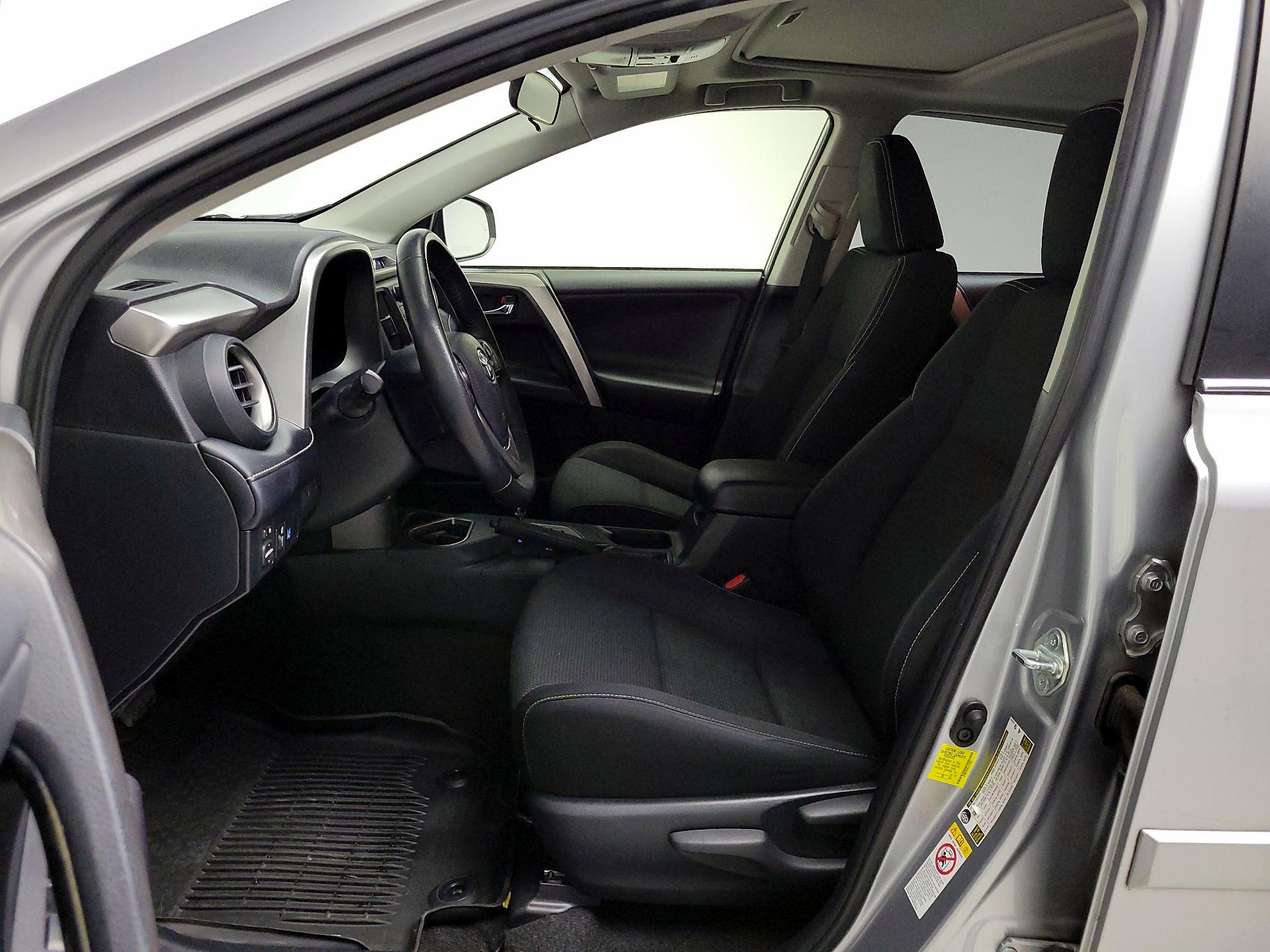 Thumbnail: 2018 Toyota RAV4 - 11