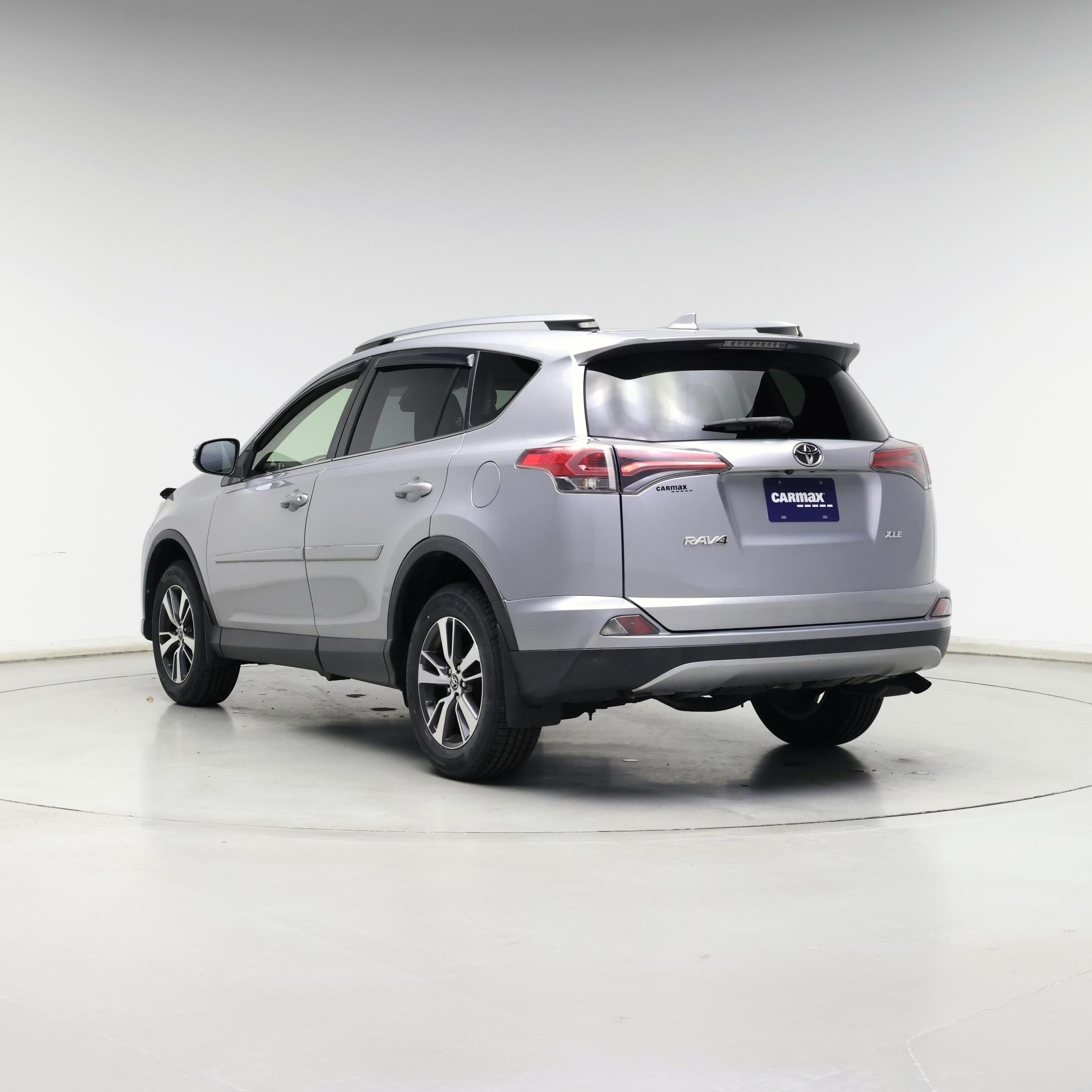 Thumbnail: 2018 Toyota RAV4 - 2