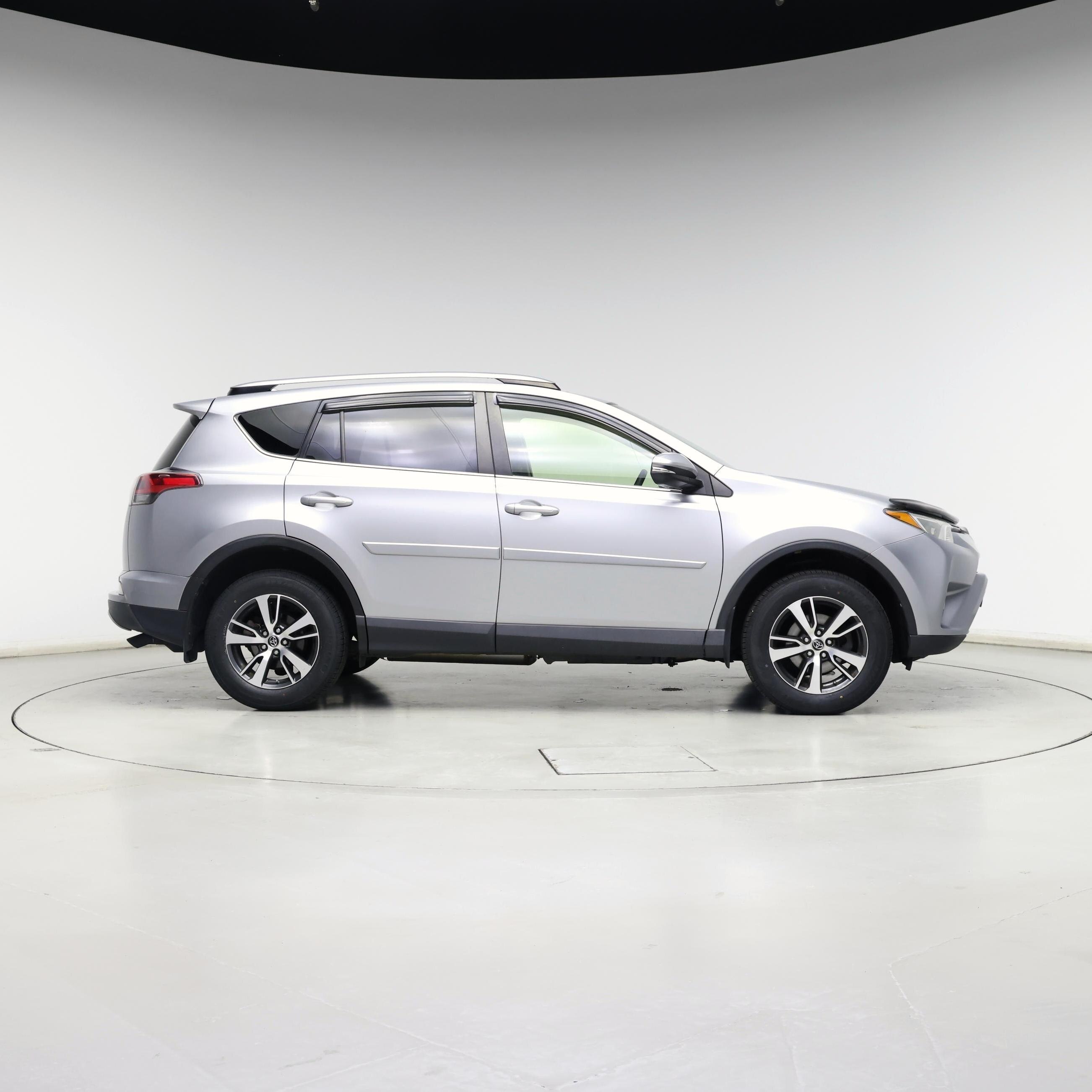 Thumbnail: 2018 Toyota RAV4 - 7