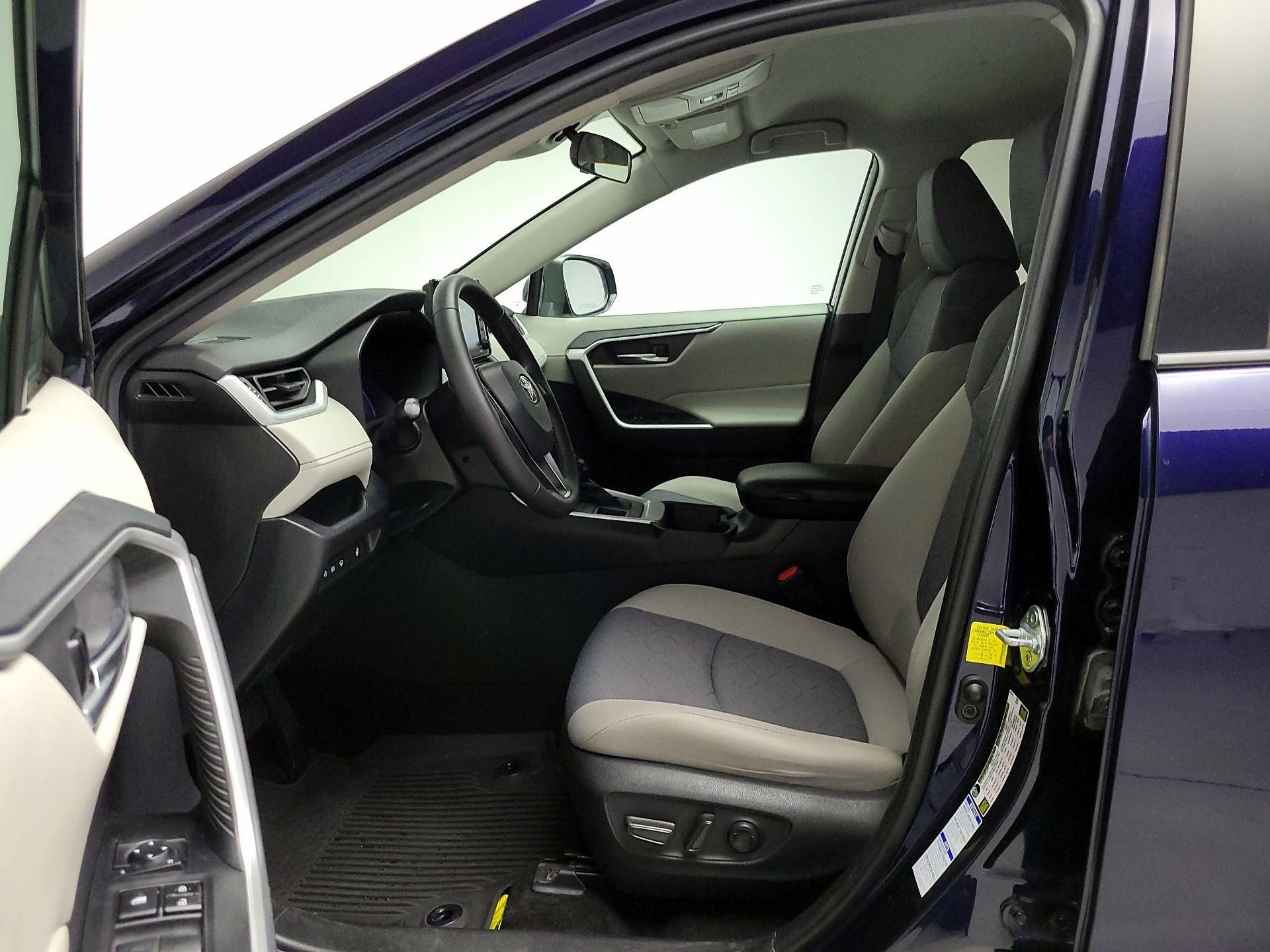 Thumbnail: 2021 Toyota RAV4 - 11