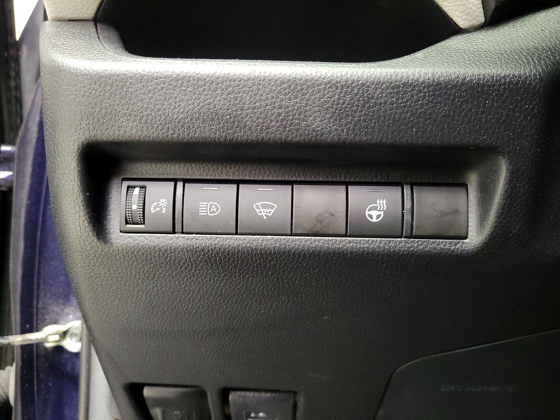 Thumbnail: 2021 Toyota RAV4 - 13