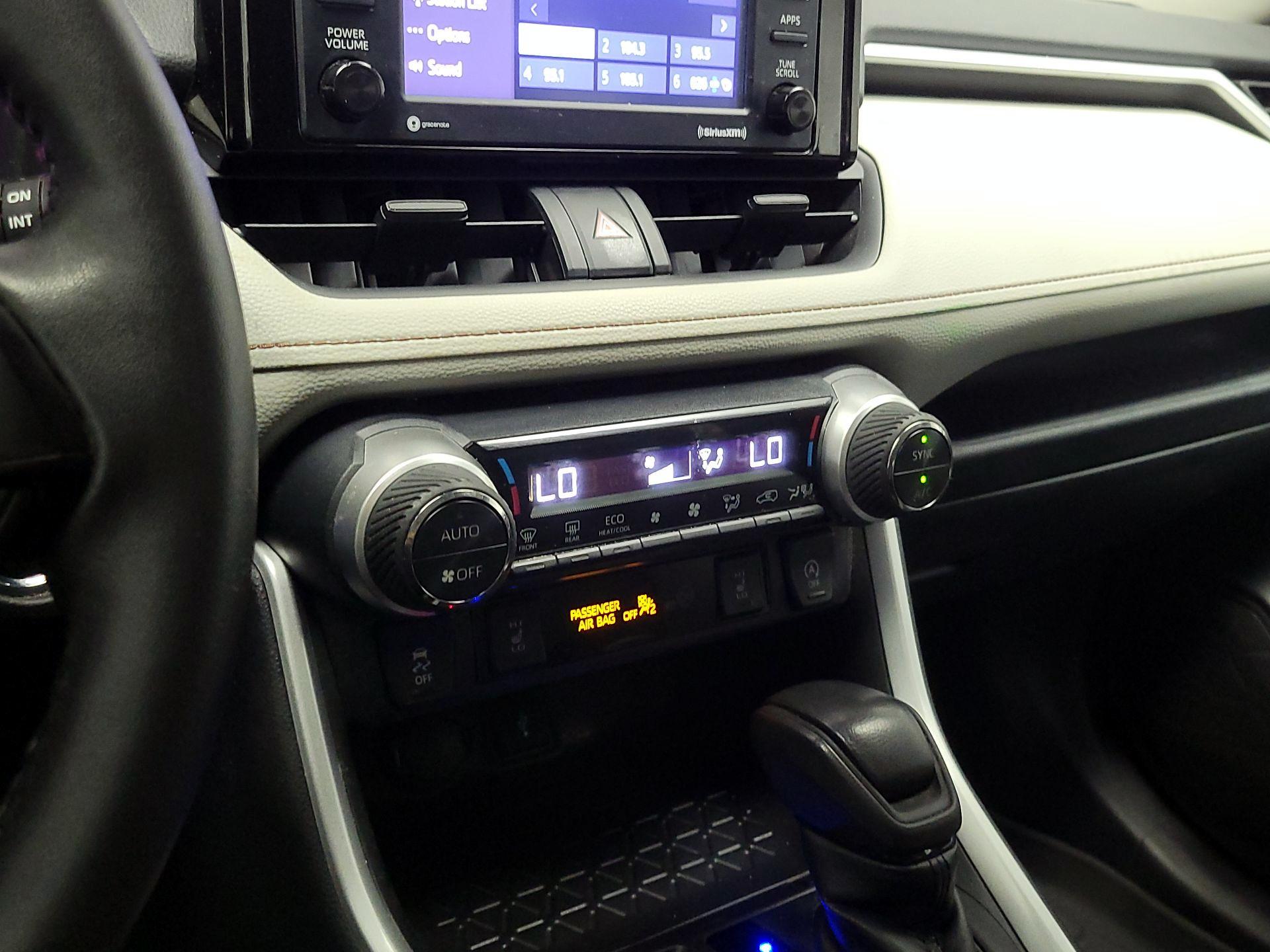 Thumbnail: 2021 Toyota RAV4 - 16