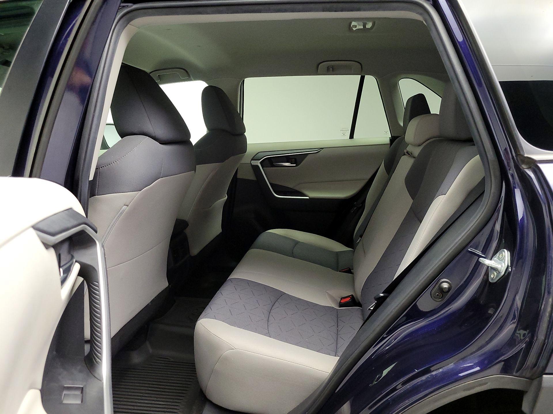 Thumbnail: 2021 Toyota RAV4 - 19