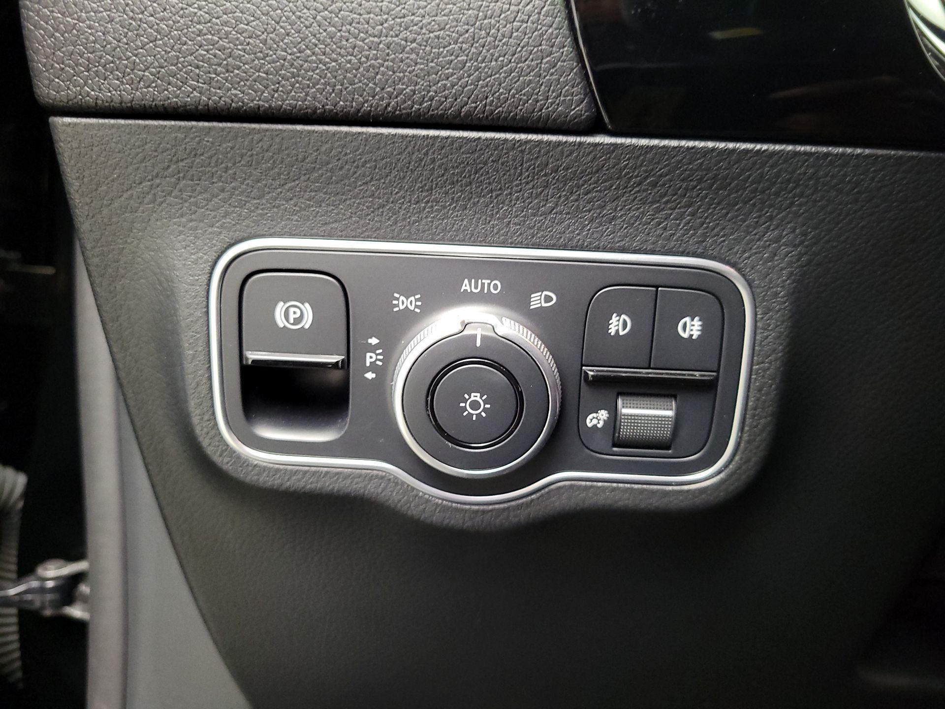 Thumbnail: 2025 Mercedes-Benz GLA - 13