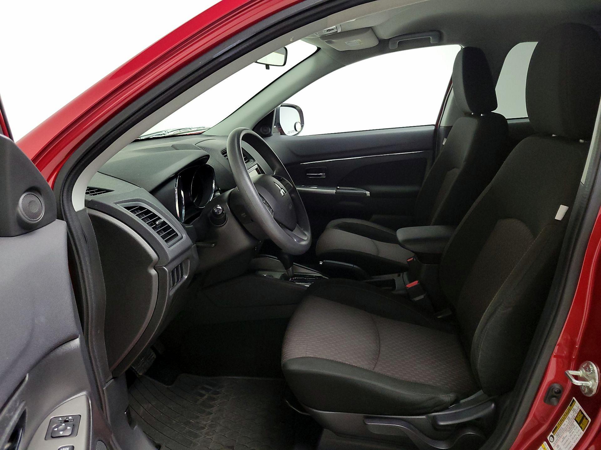Thumbnail: 2018 Mitsubishi Outlander Sport - 11