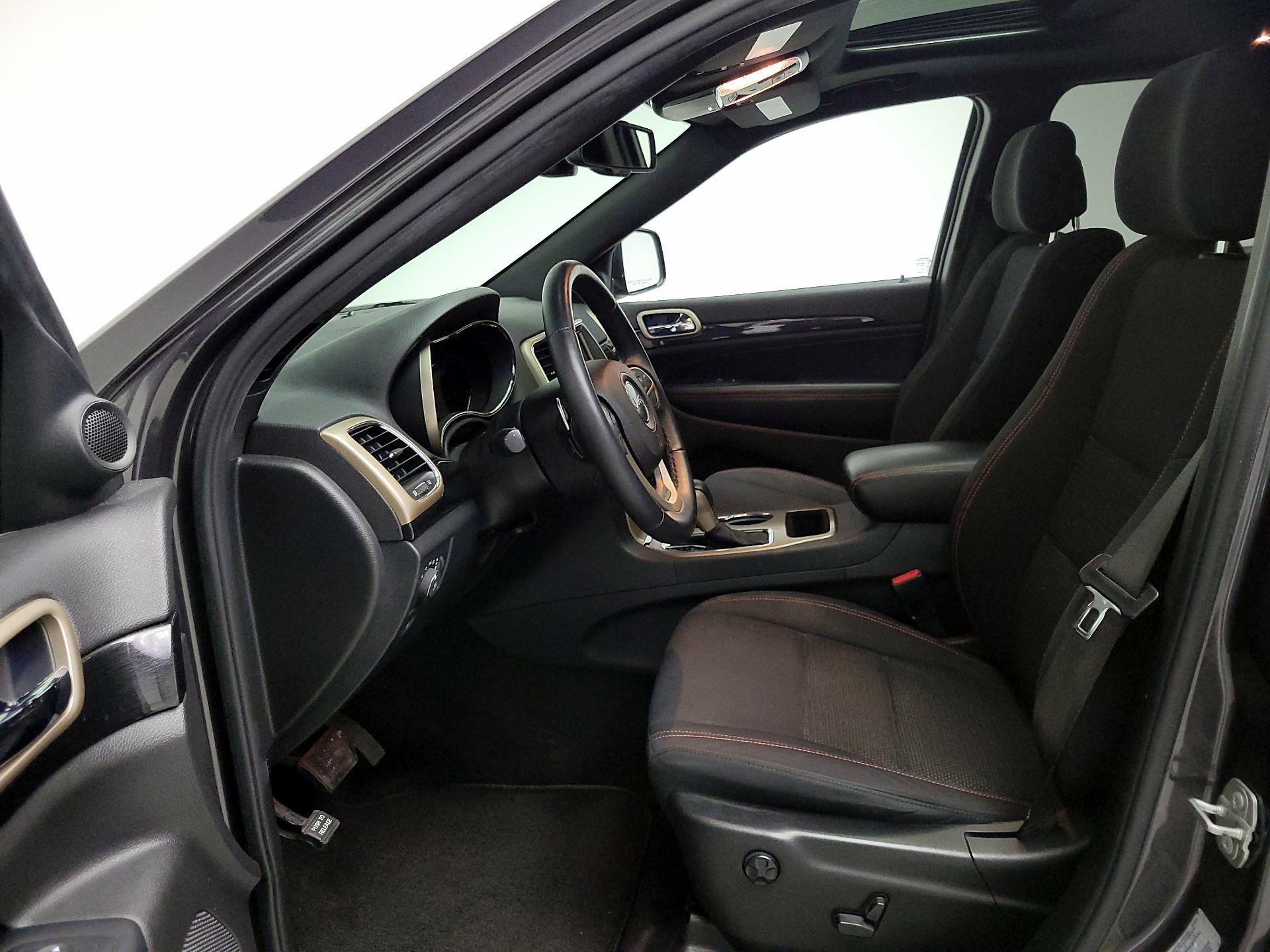 Thumbnail: 2016 Jeep Grand Cherokee - 11