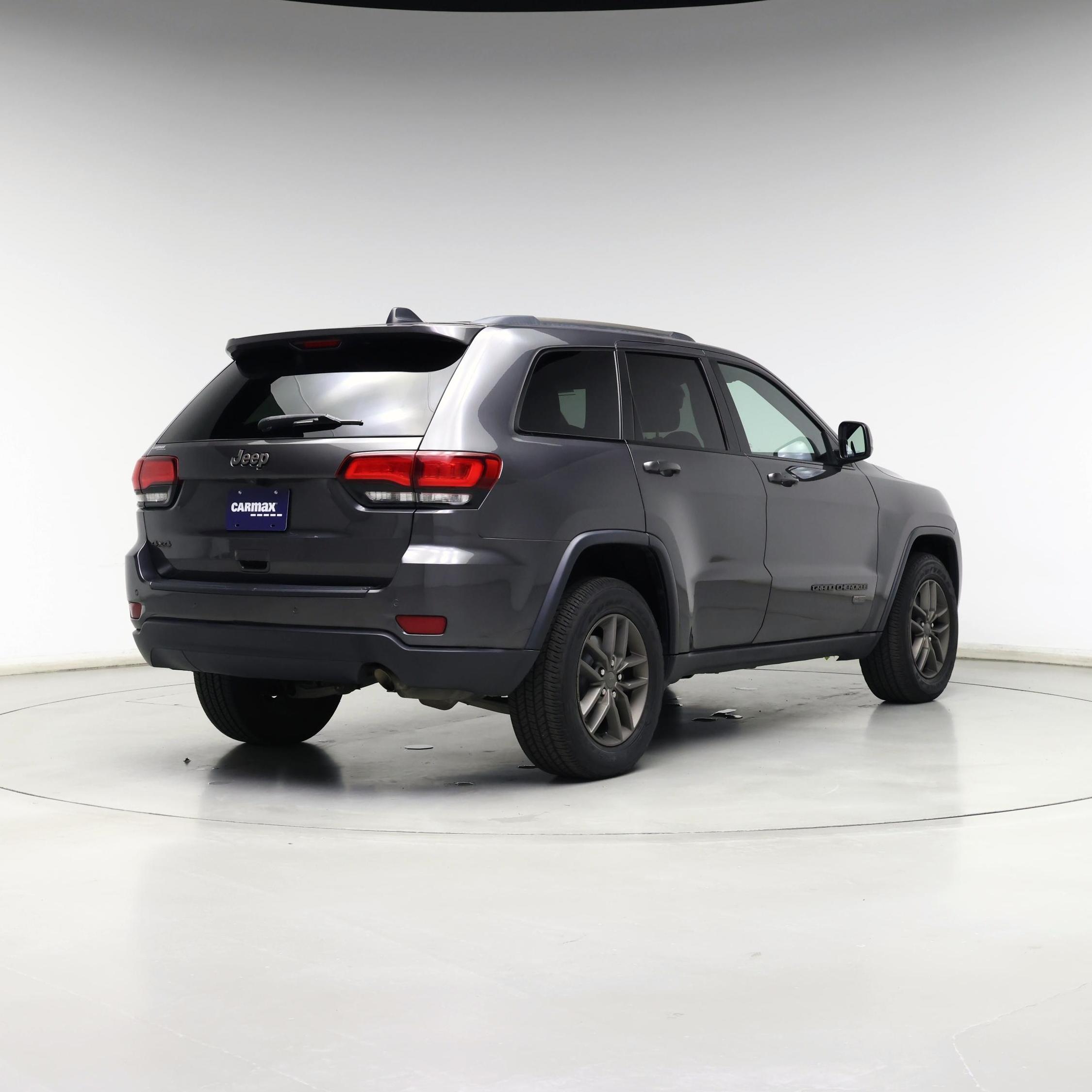 Thumbnail: 2016 Jeep Grand Cherokee - 8