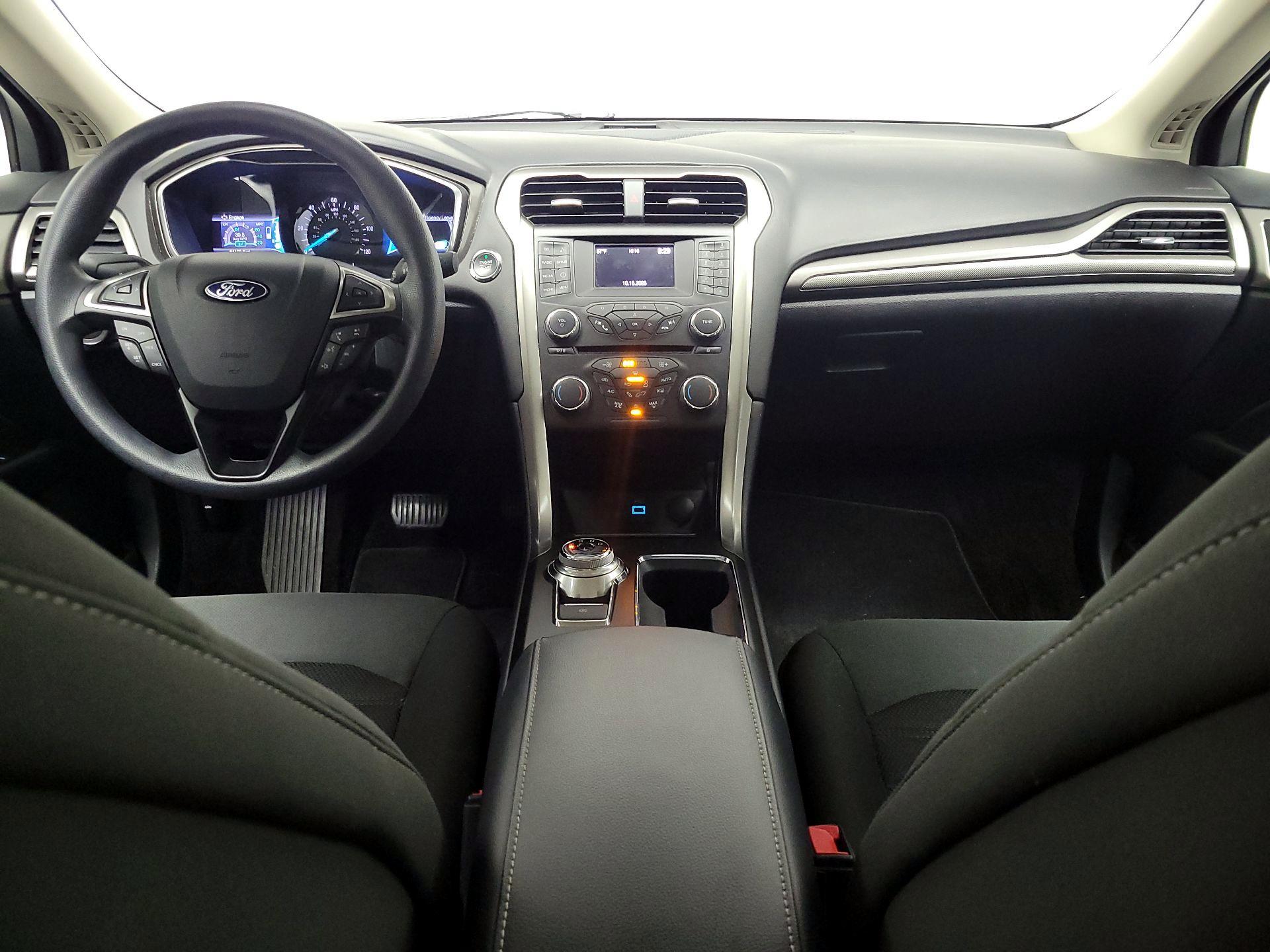 Thumbnail: 2017 Ford Fusion - 9