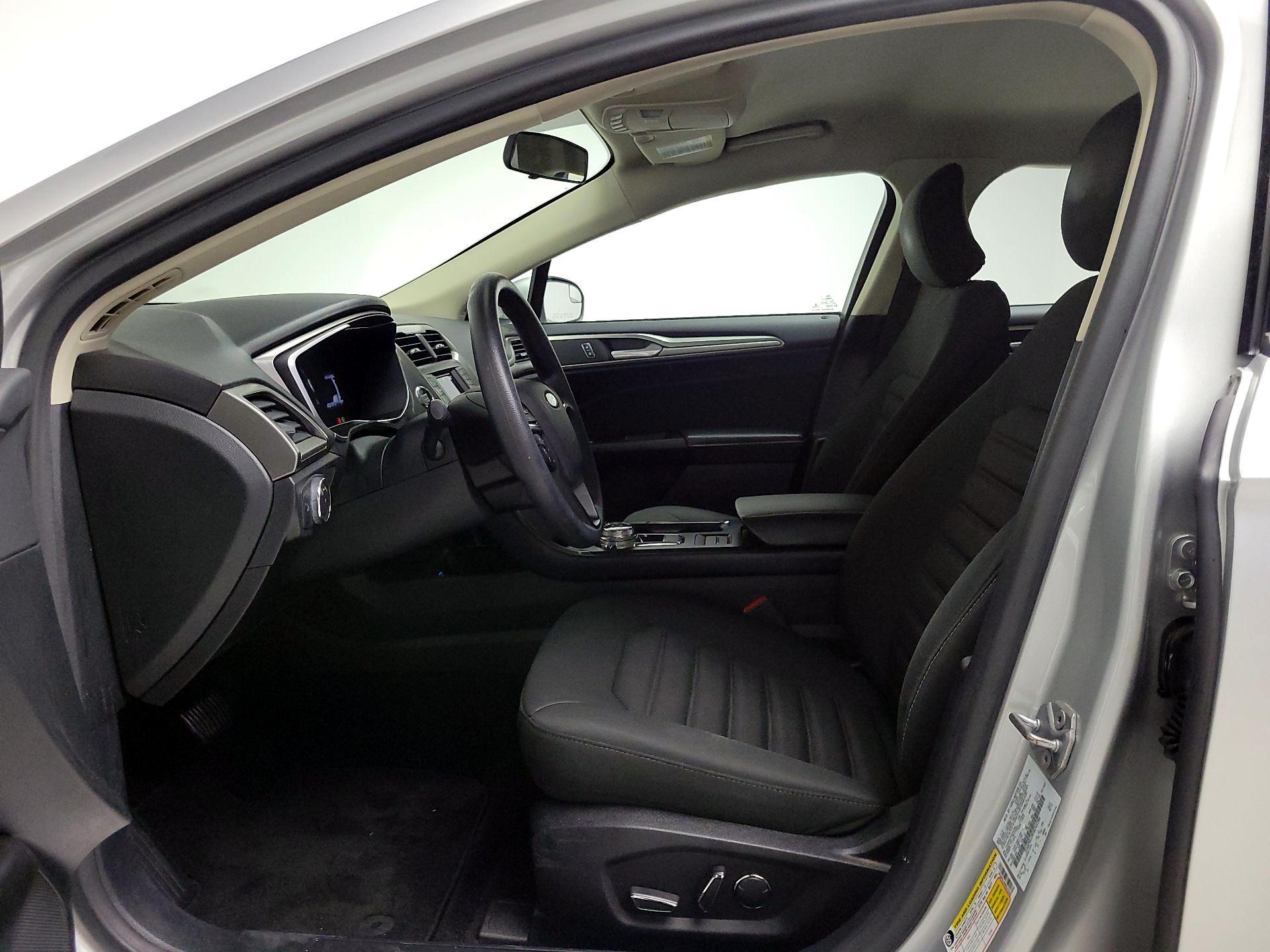 Thumbnail: 2017 Ford Fusion - 11