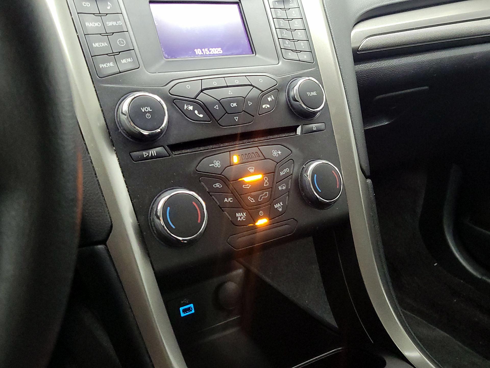 Thumbnail: 2017 Ford Fusion - 16