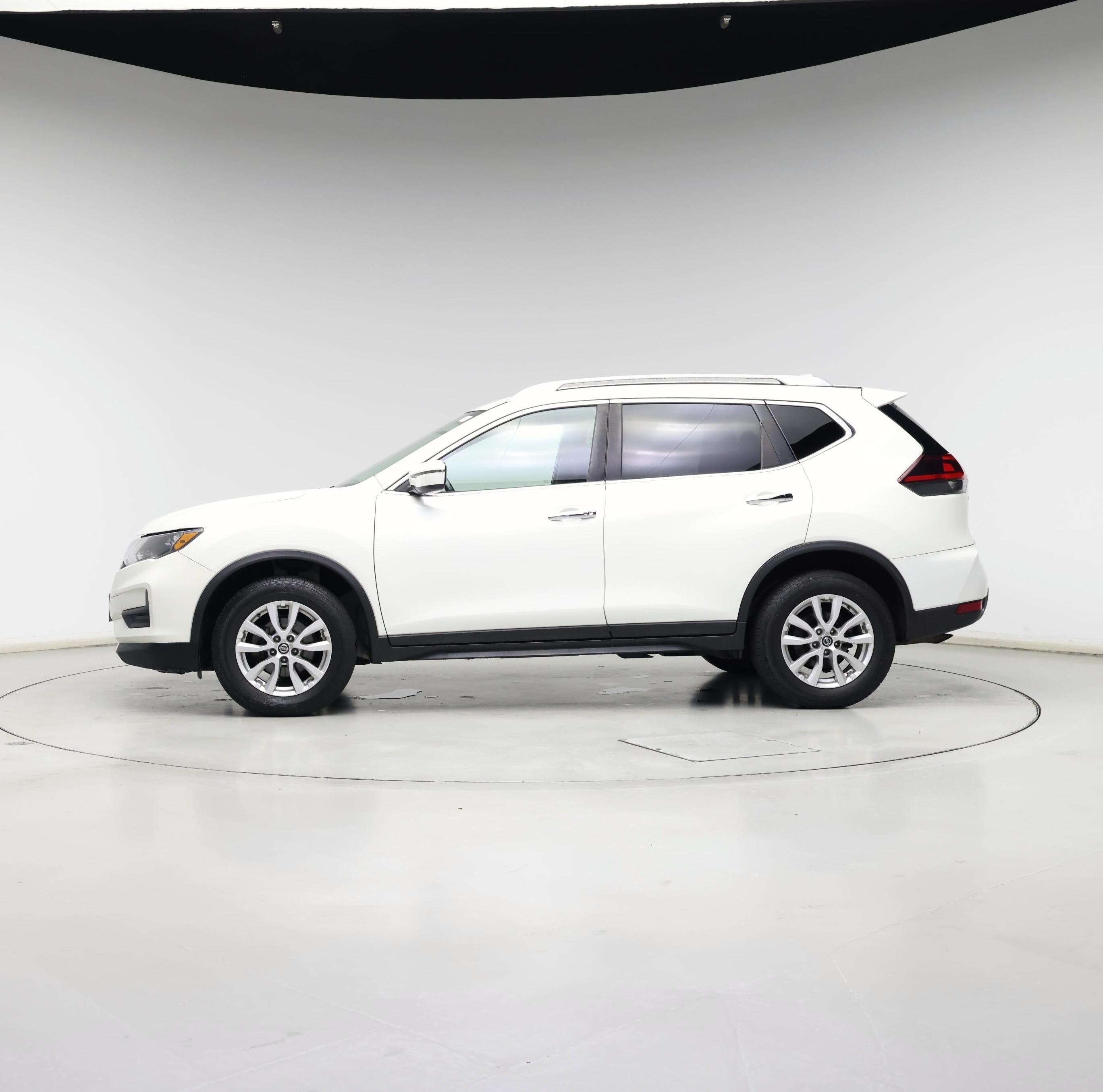 Thumbnail: 2018 Nissan Rogue - 3