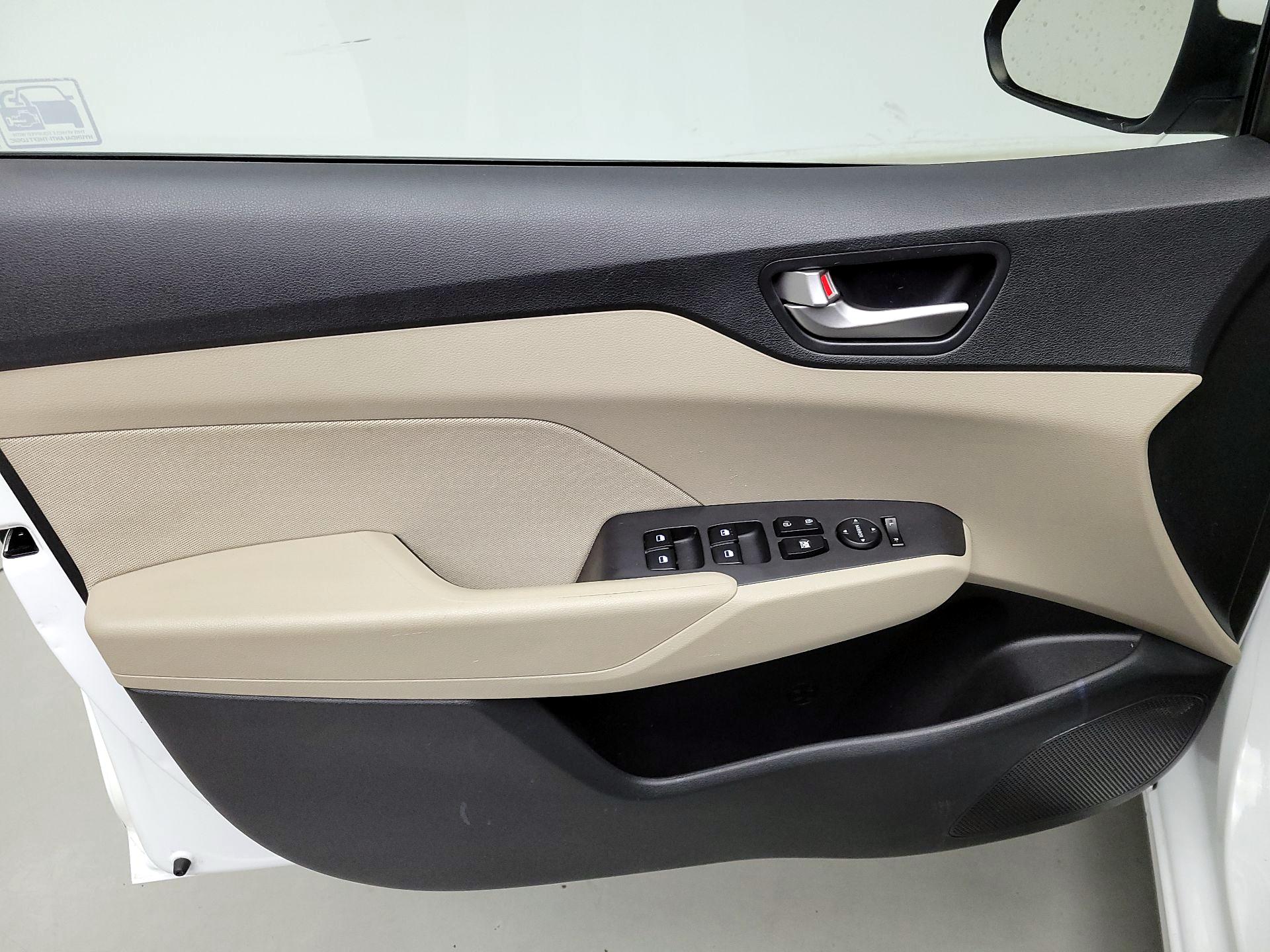 Thumbnail: 2018 Hyundai Accent - 12