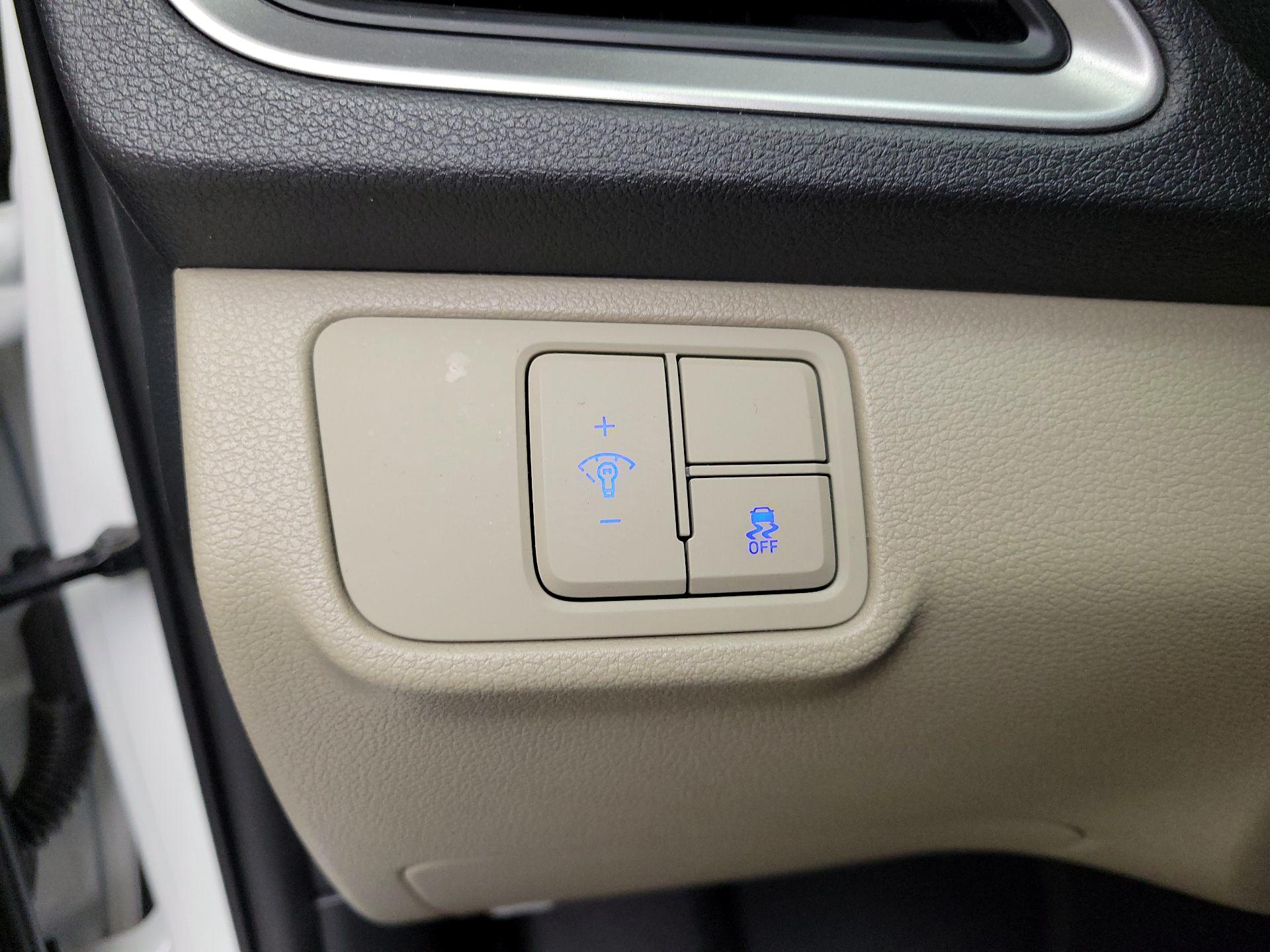 Thumbnail: 2018 Hyundai Accent - 13