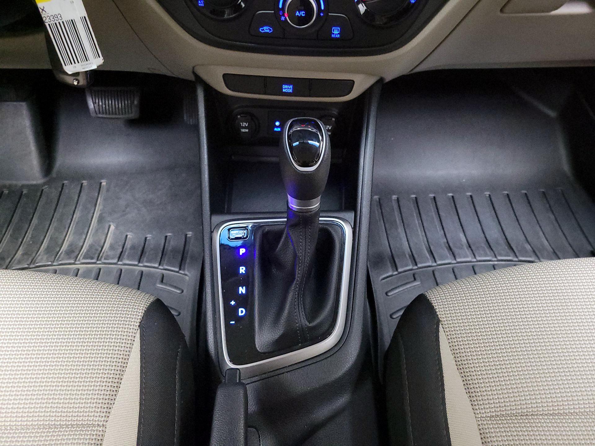 Thumbnail: 2018 Hyundai Accent - 17