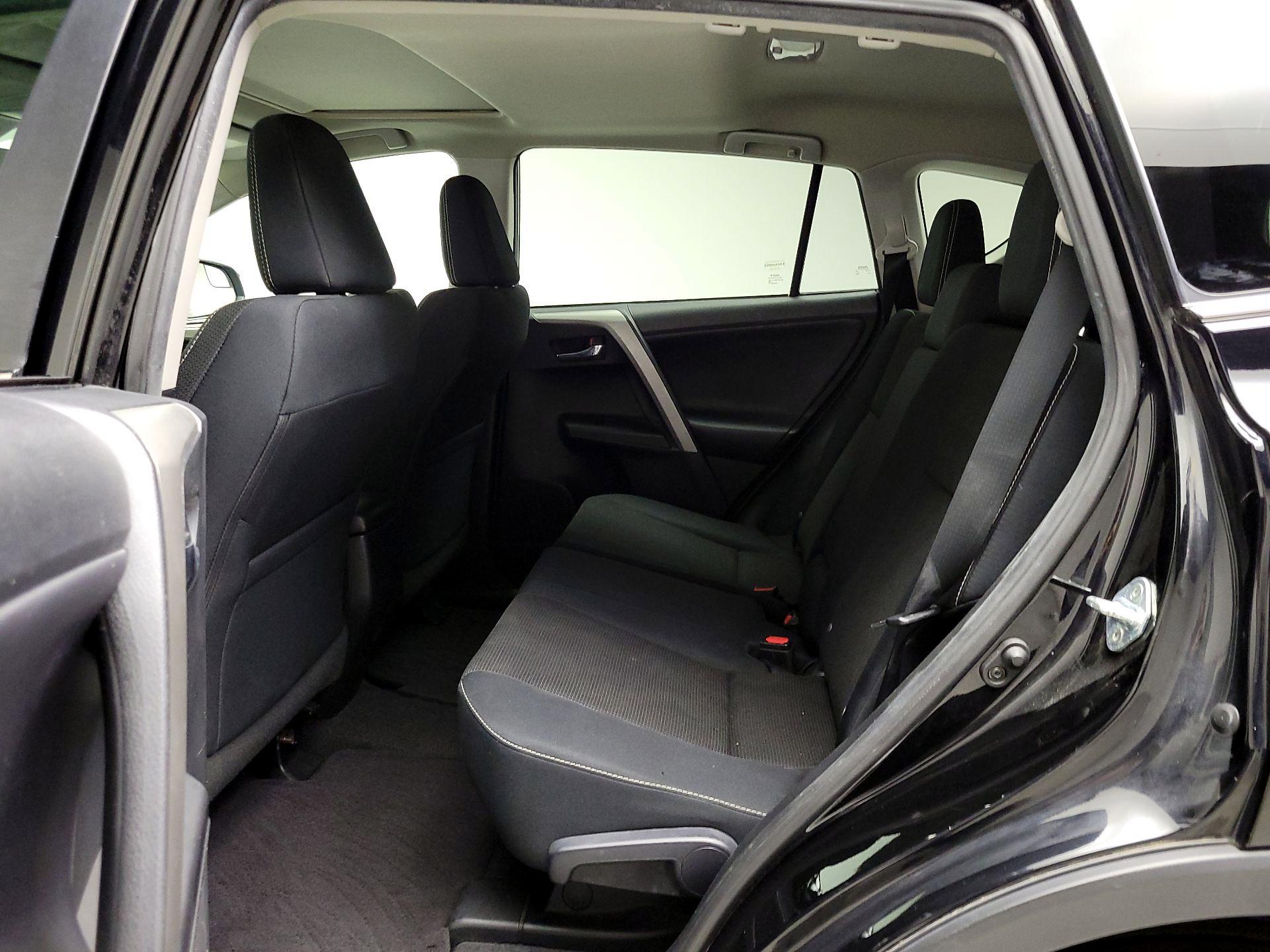 Thumbnail: 2017 Toyota RAV4 - 20