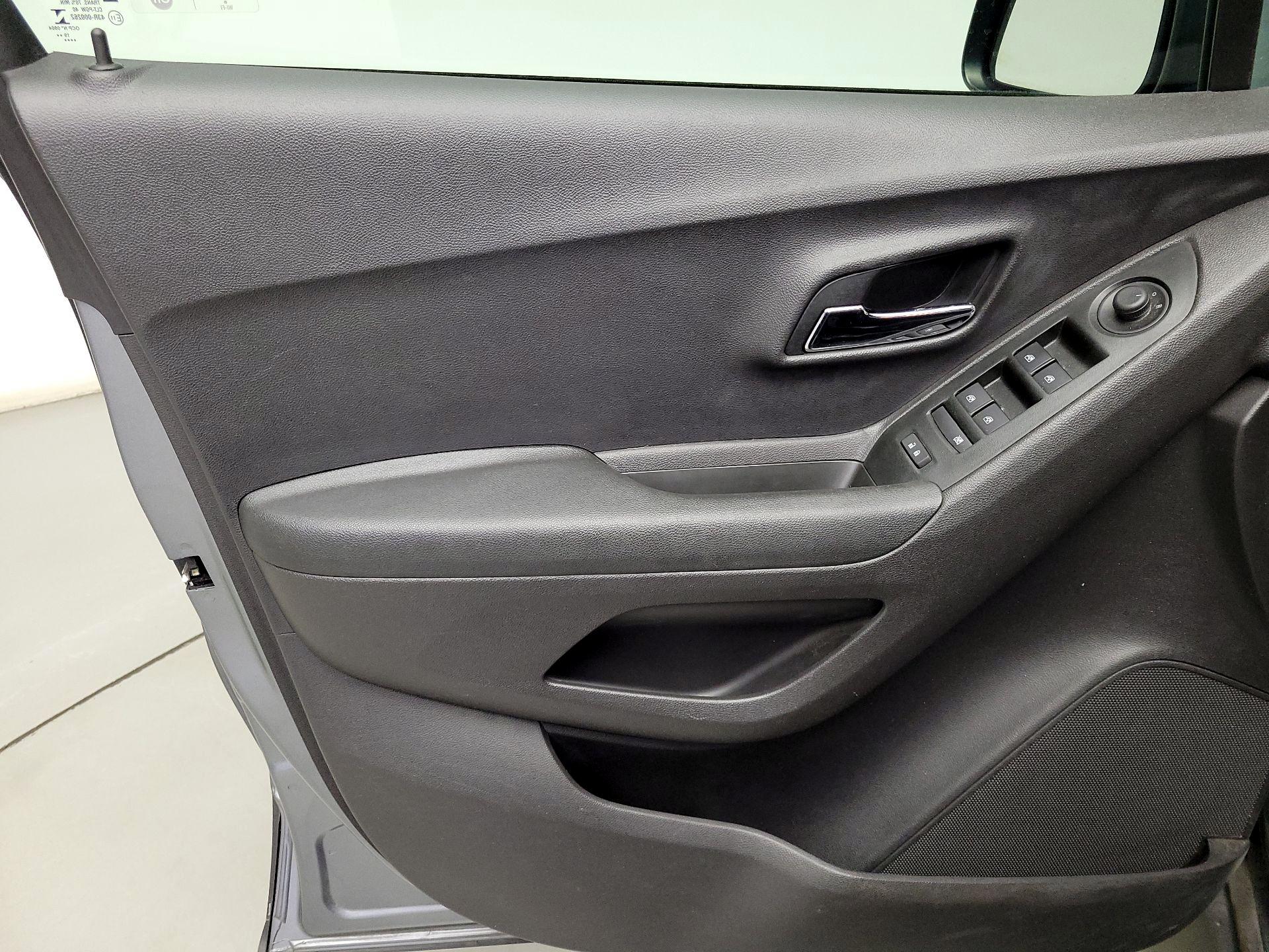 Thumbnail: 2020 Chevrolet Trax - 12