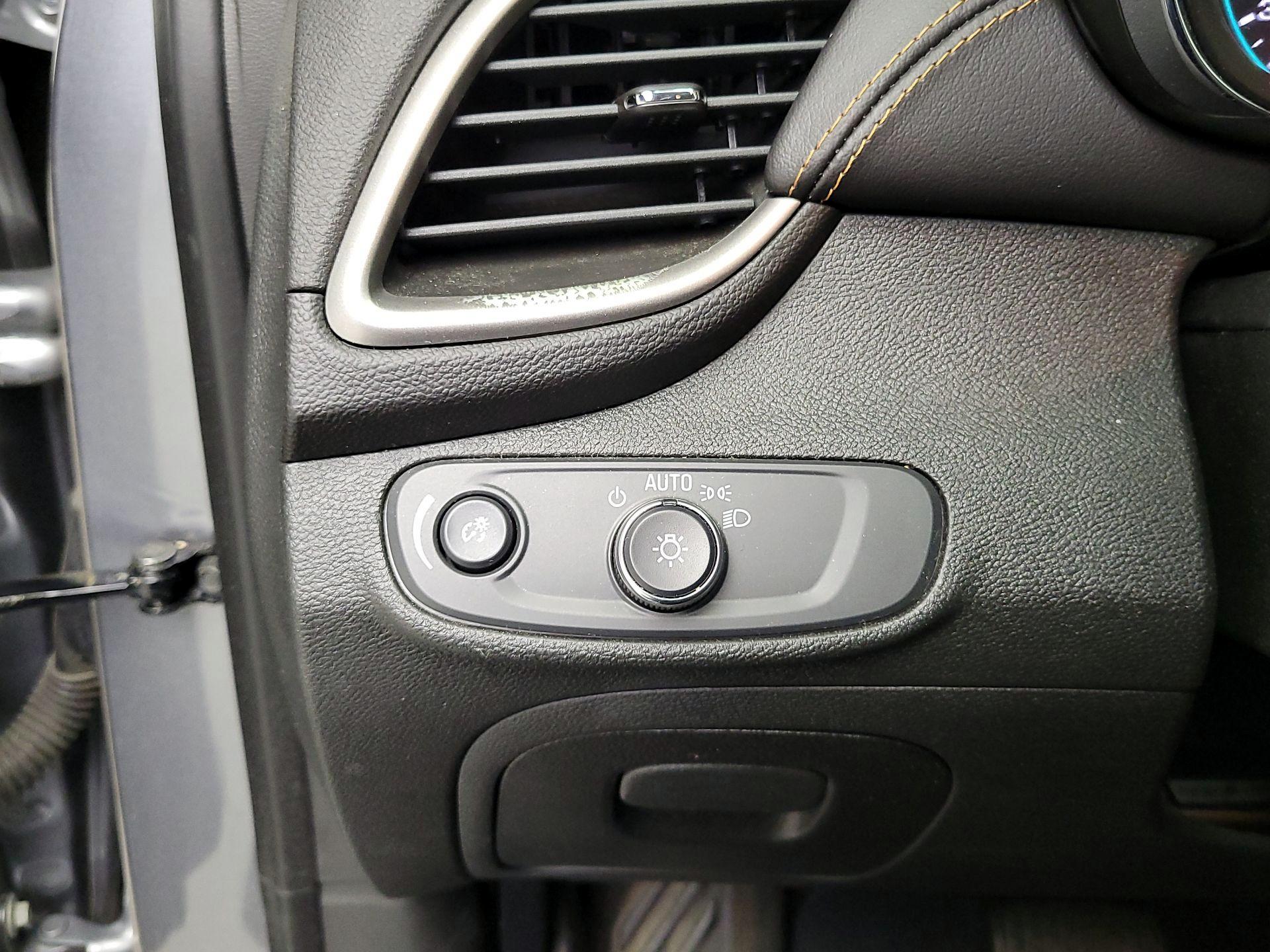 Thumbnail: 2020 Chevrolet Trax - 13