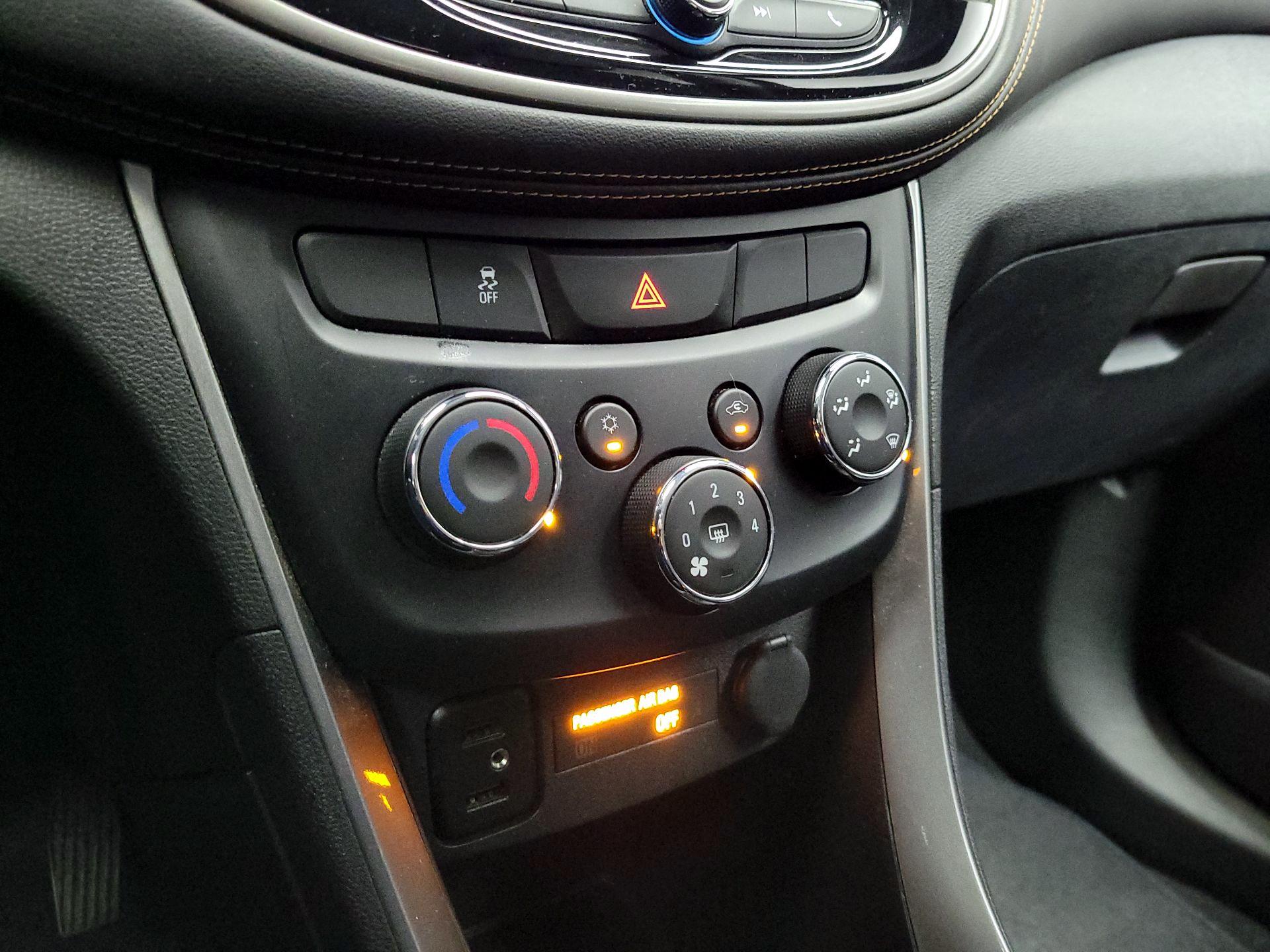 Thumbnail: 2020 Chevrolet Trax - 16