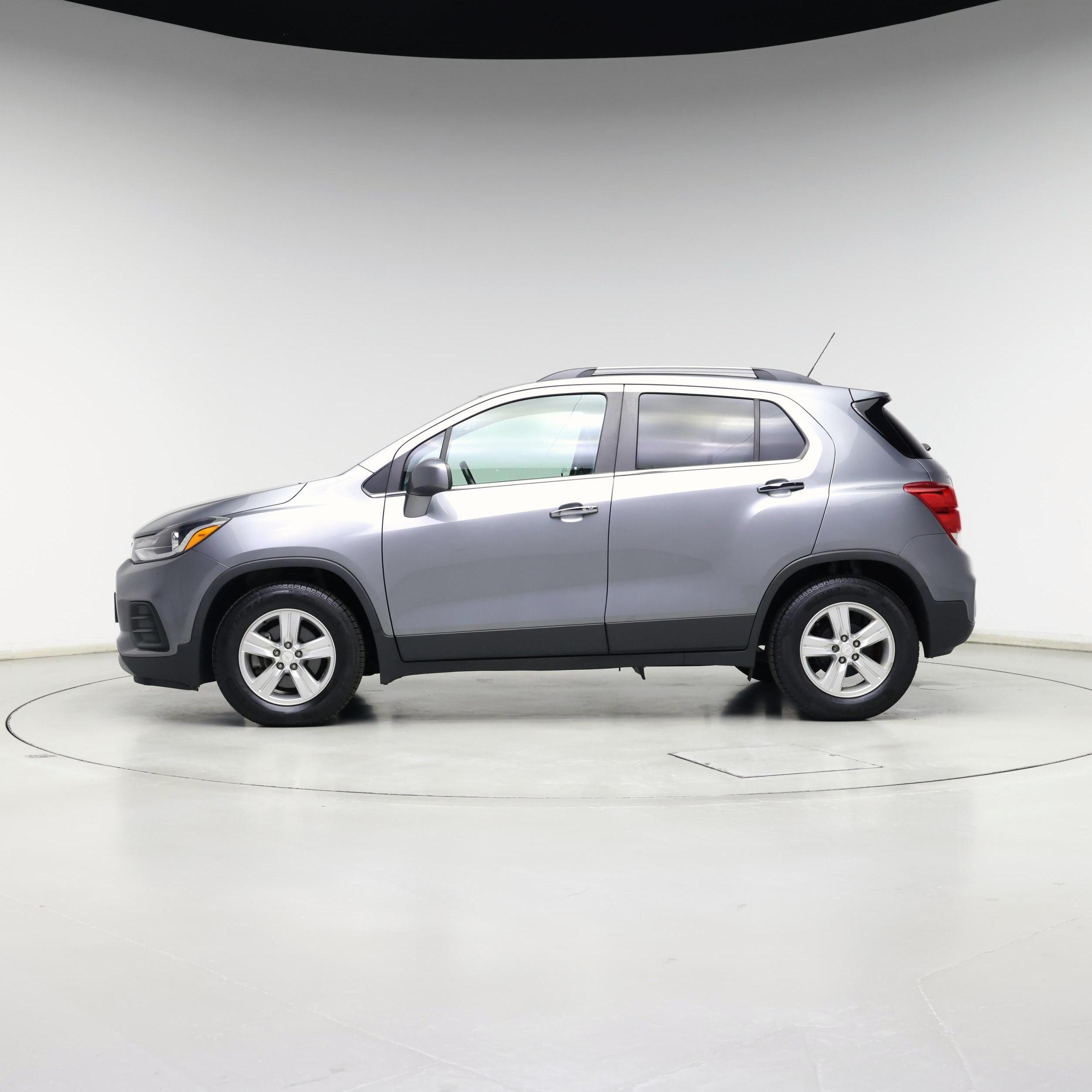 Thumbnail: 2020 Chevrolet Trax - 3
