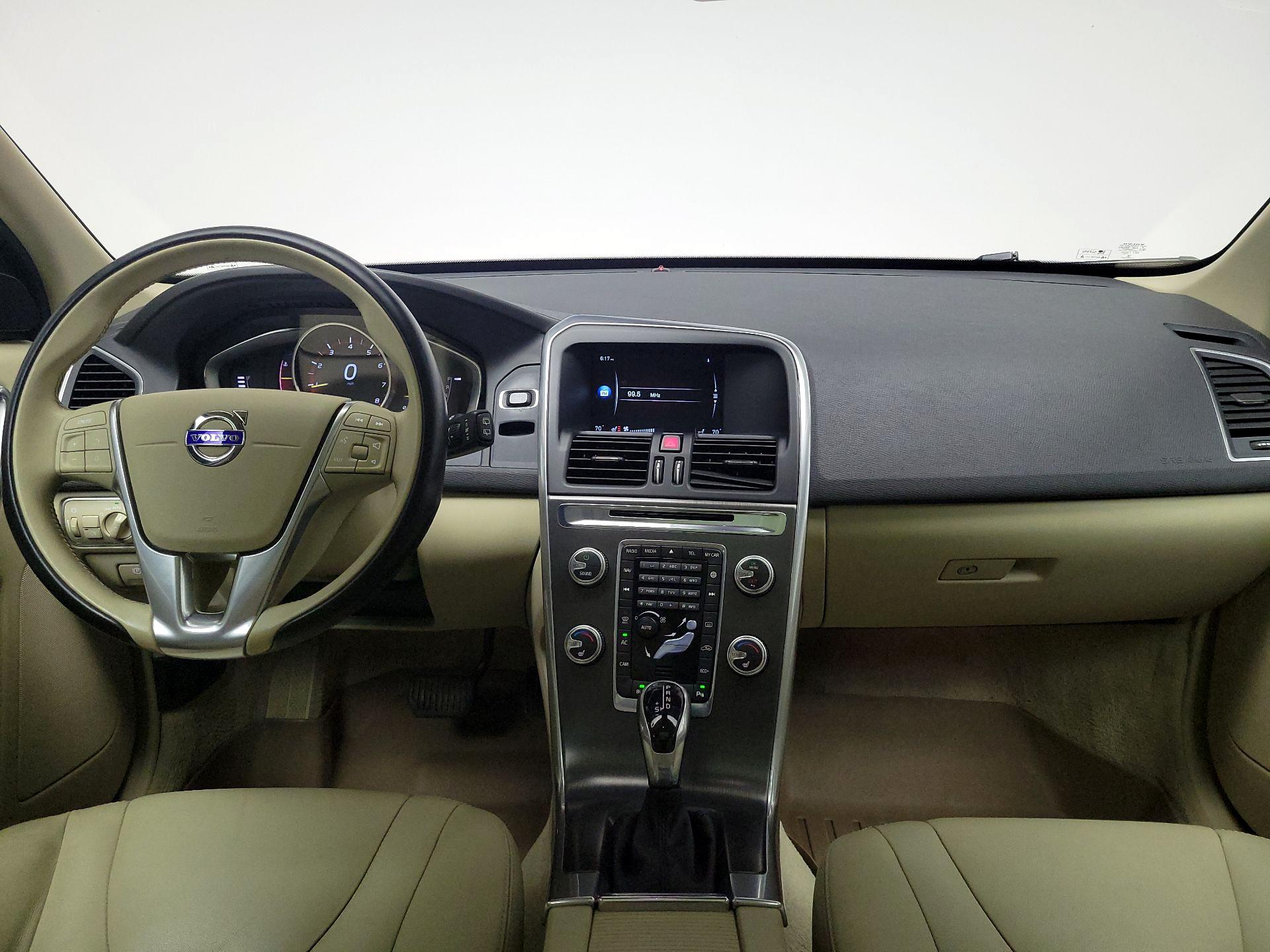 Thumbnail: 2016 Volvo XC60 - 9