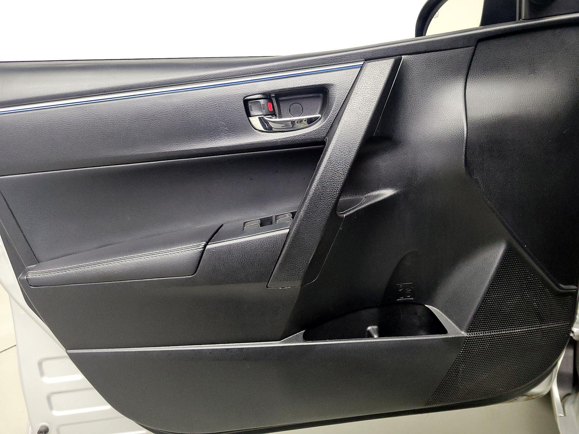 Thumbnail: 2016 Toyota Corolla - 12