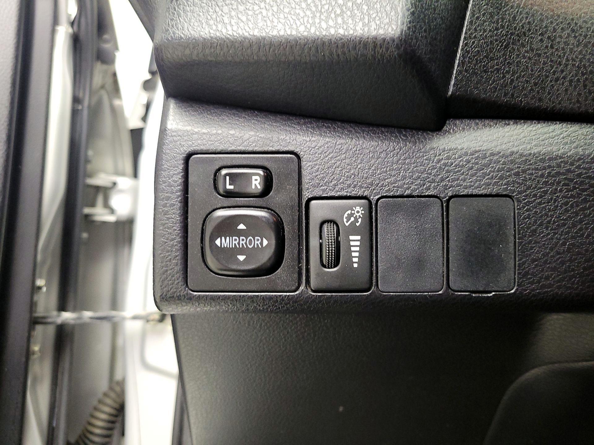 Thumbnail: 2016 Toyota Corolla - 13