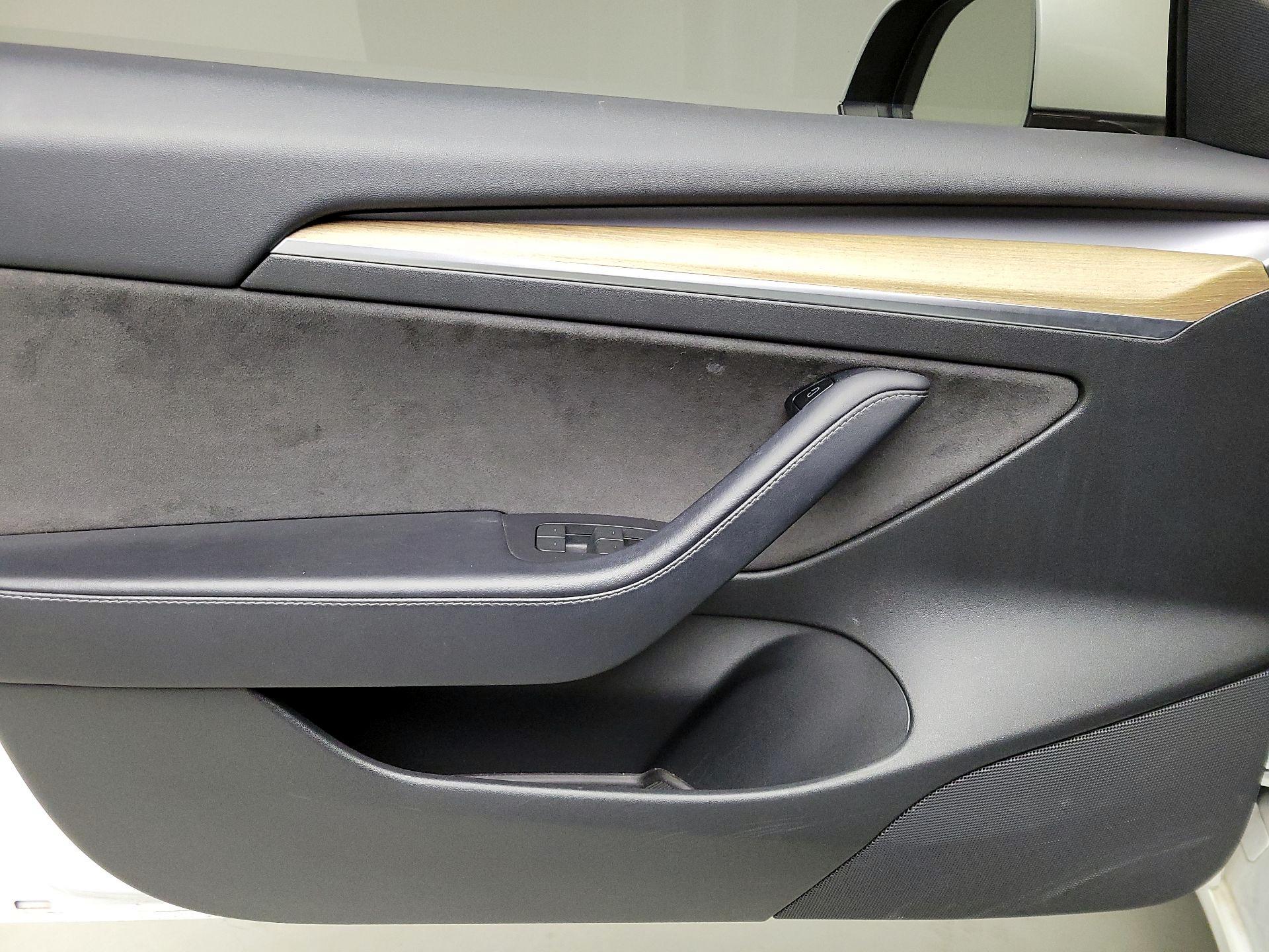 Thumbnail: 2022 Tesla Model 3 - 12