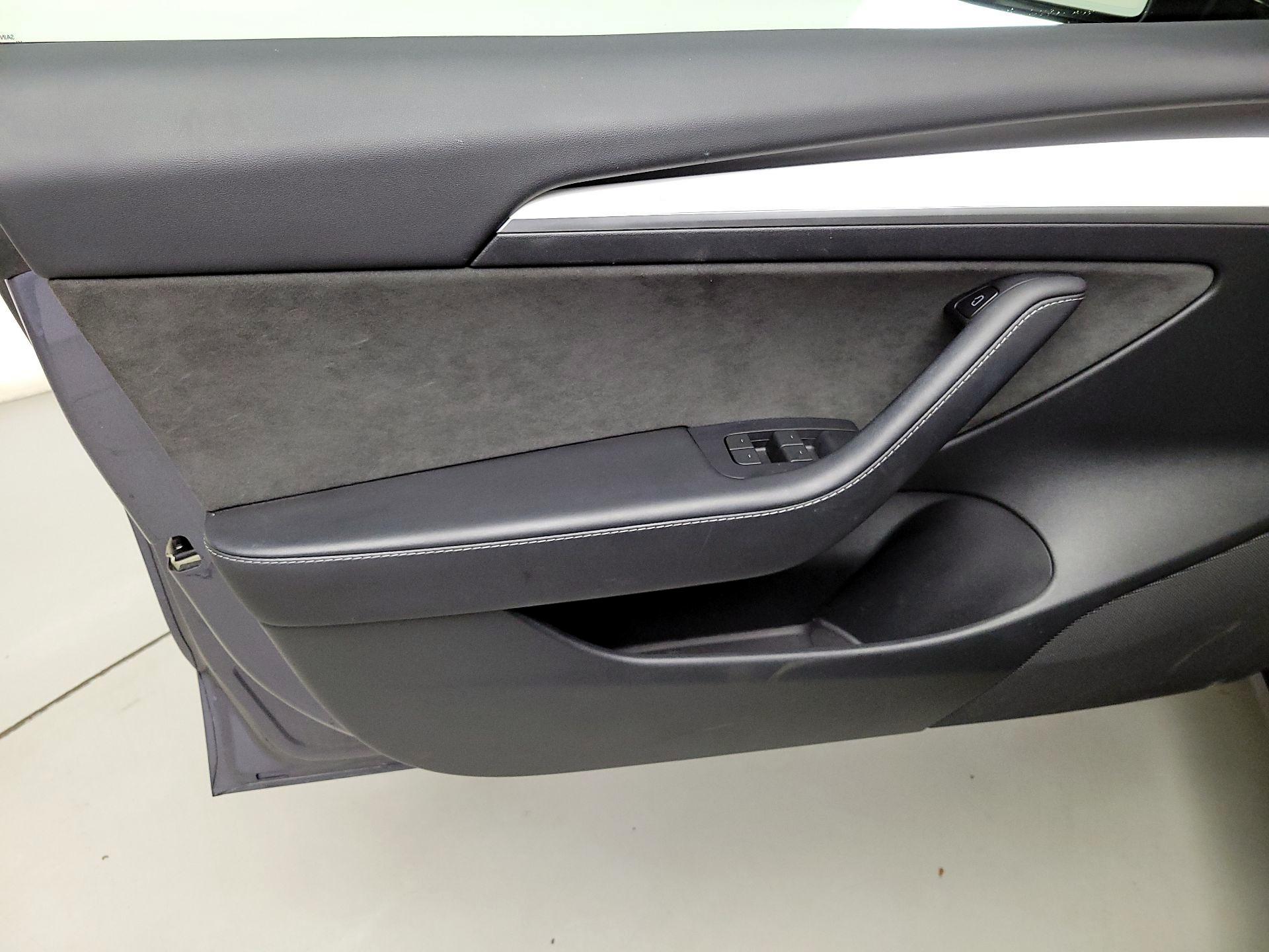Thumbnail: 2023 Tesla Model 3 - 12
