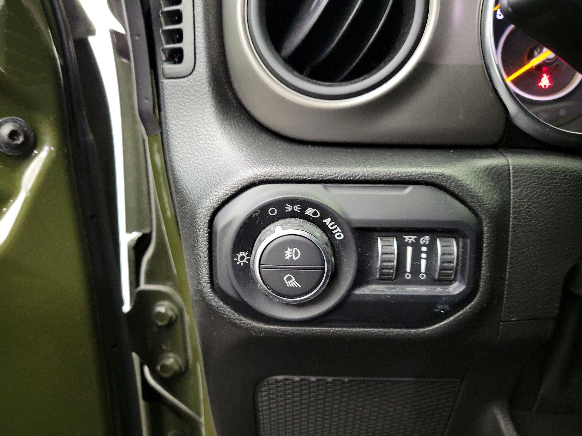 Thumbnail: 2022 Jeep Gladiator - 13