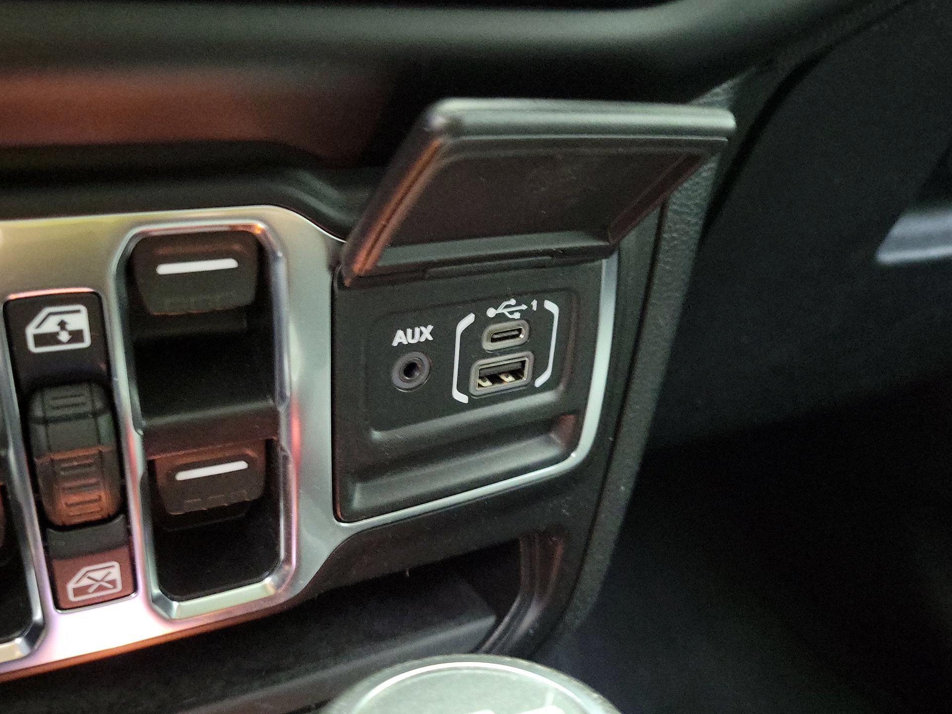 Thumbnail: 2022 Jeep Gladiator - 19