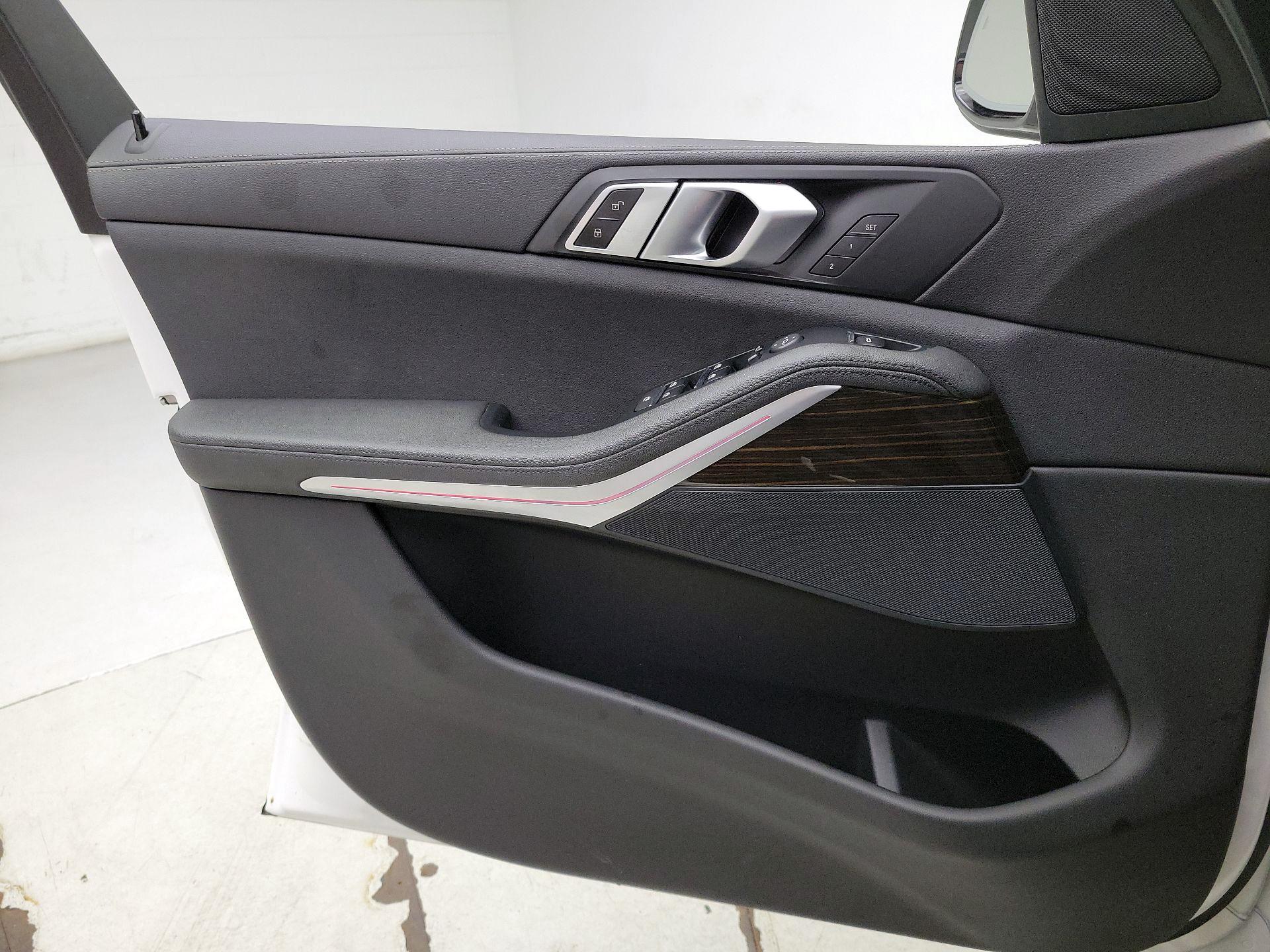 Thumbnail: 2021 BMW X5 - 12