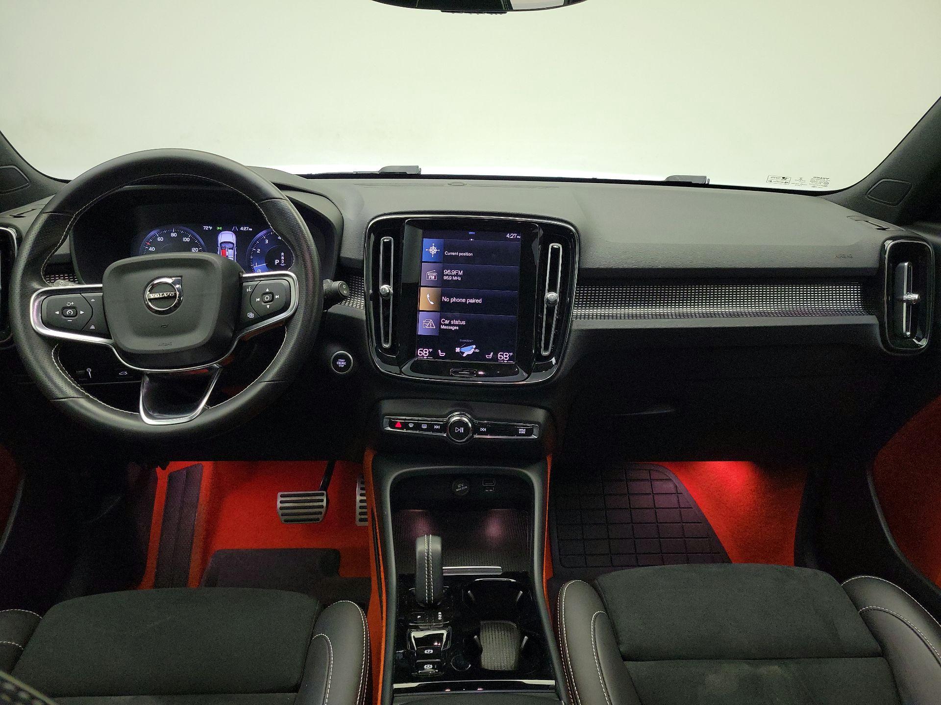 Thumbnail: 2021 Volvo XC40 - 9