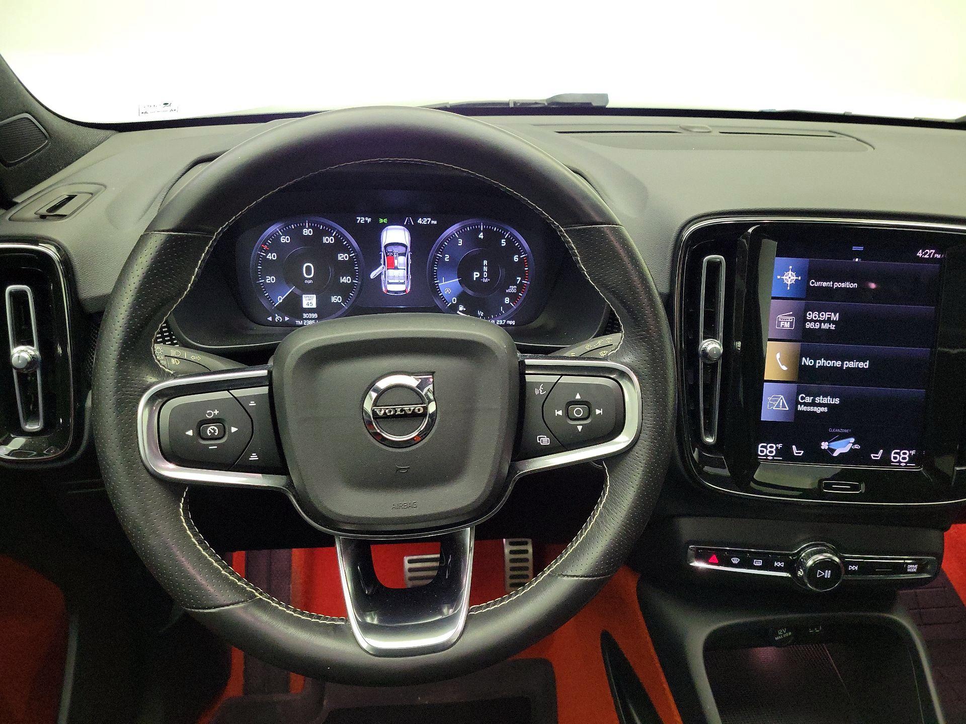 Thumbnail: 2021 Volvo XC40 - 10