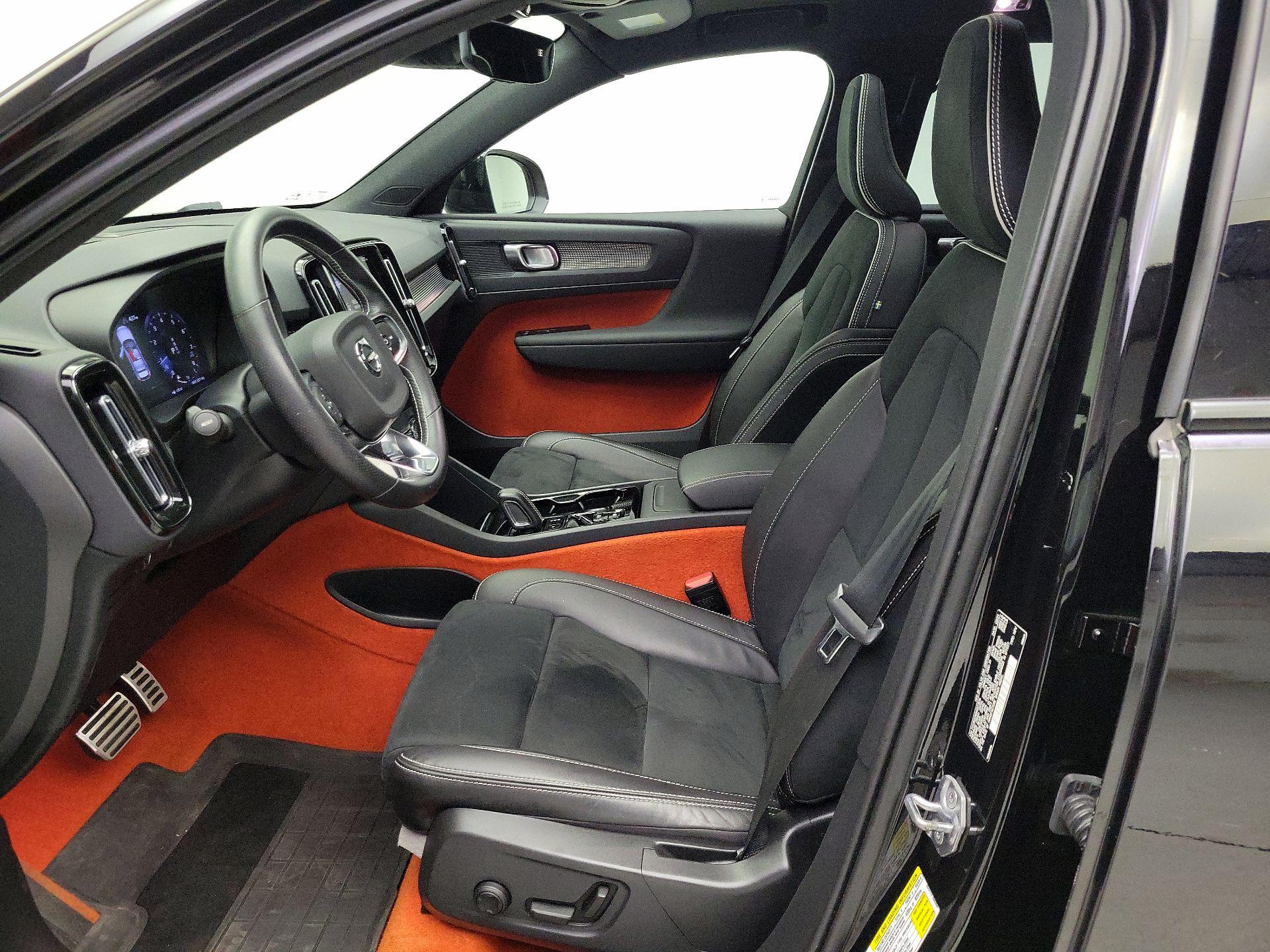 Thumbnail: 2021 Volvo XC40 - 11