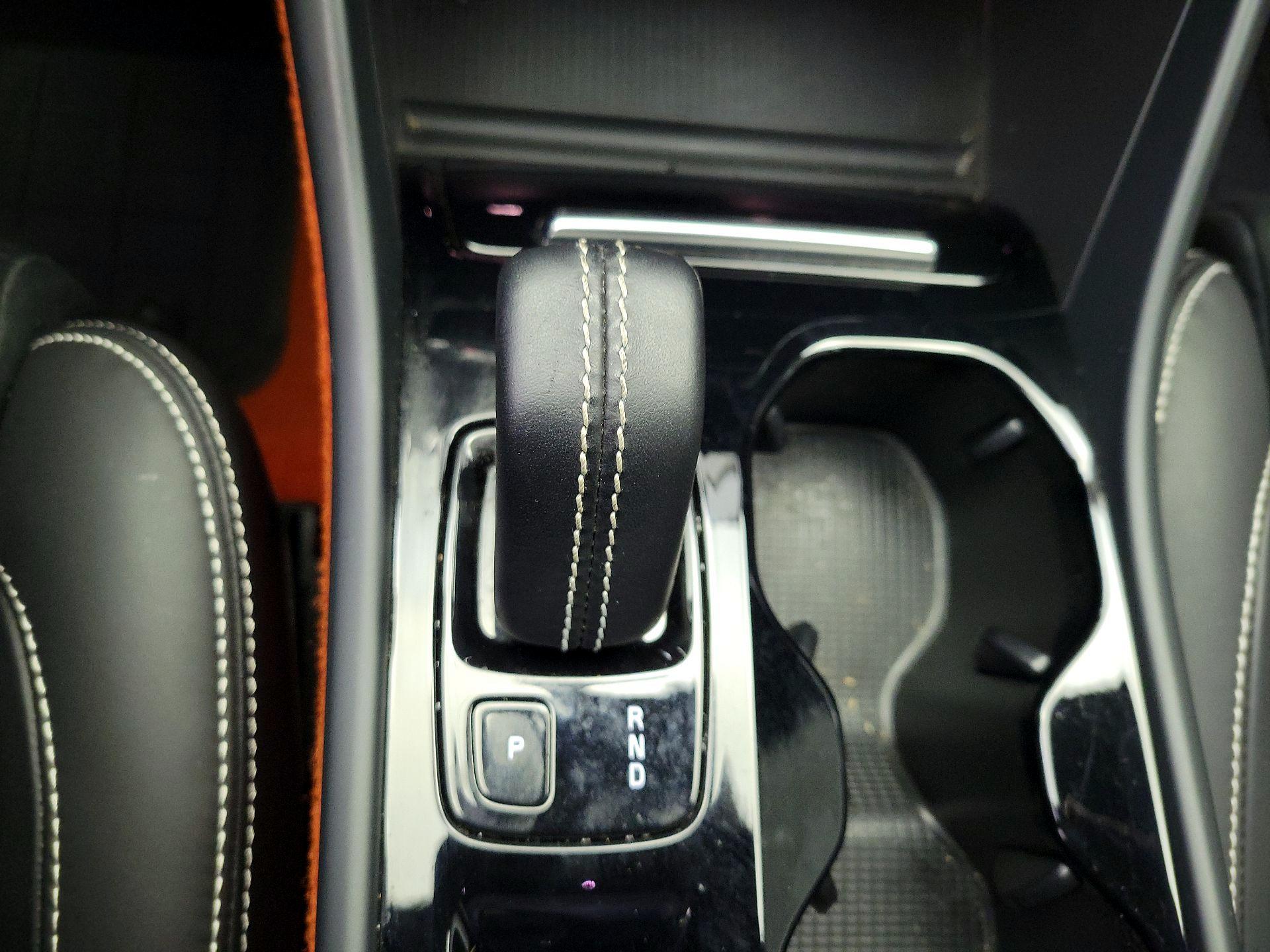Thumbnail: 2021 Volvo XC40 - 18