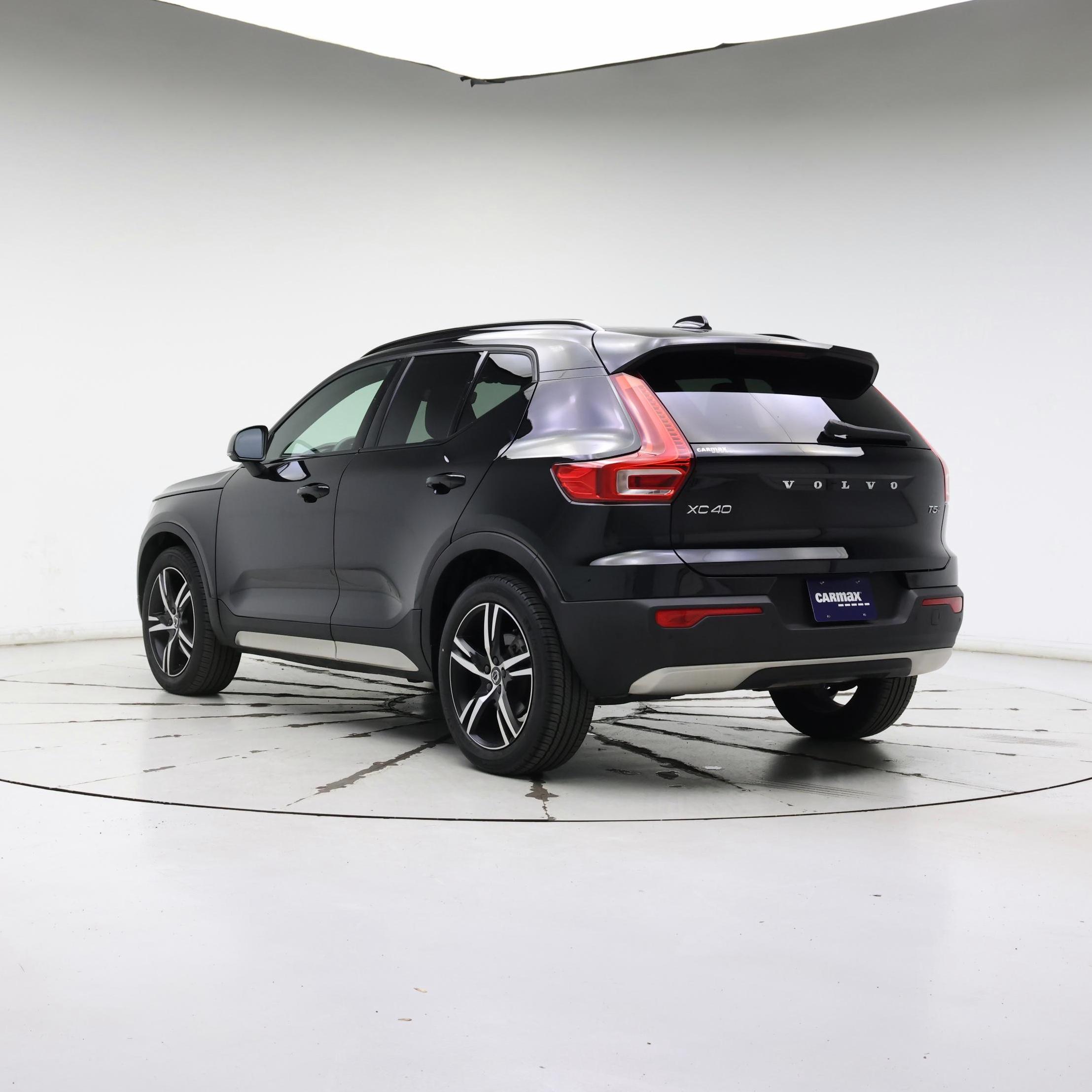 Thumbnail: 2021 Volvo XC40 - 2