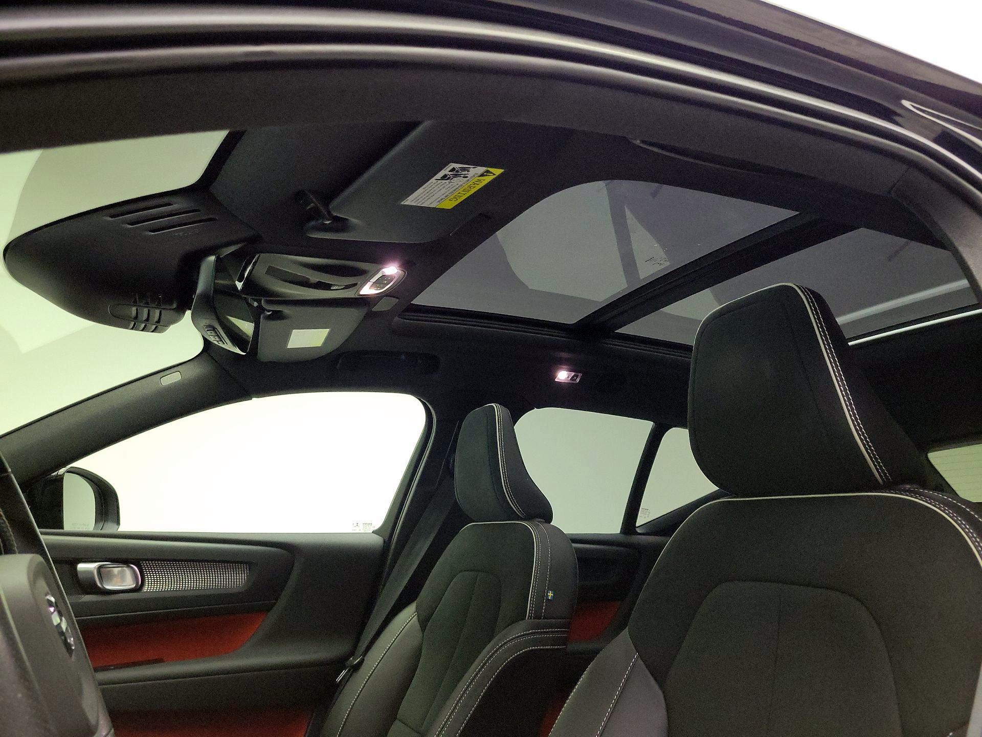 Thumbnail: 2021 Volvo XC40 - 20