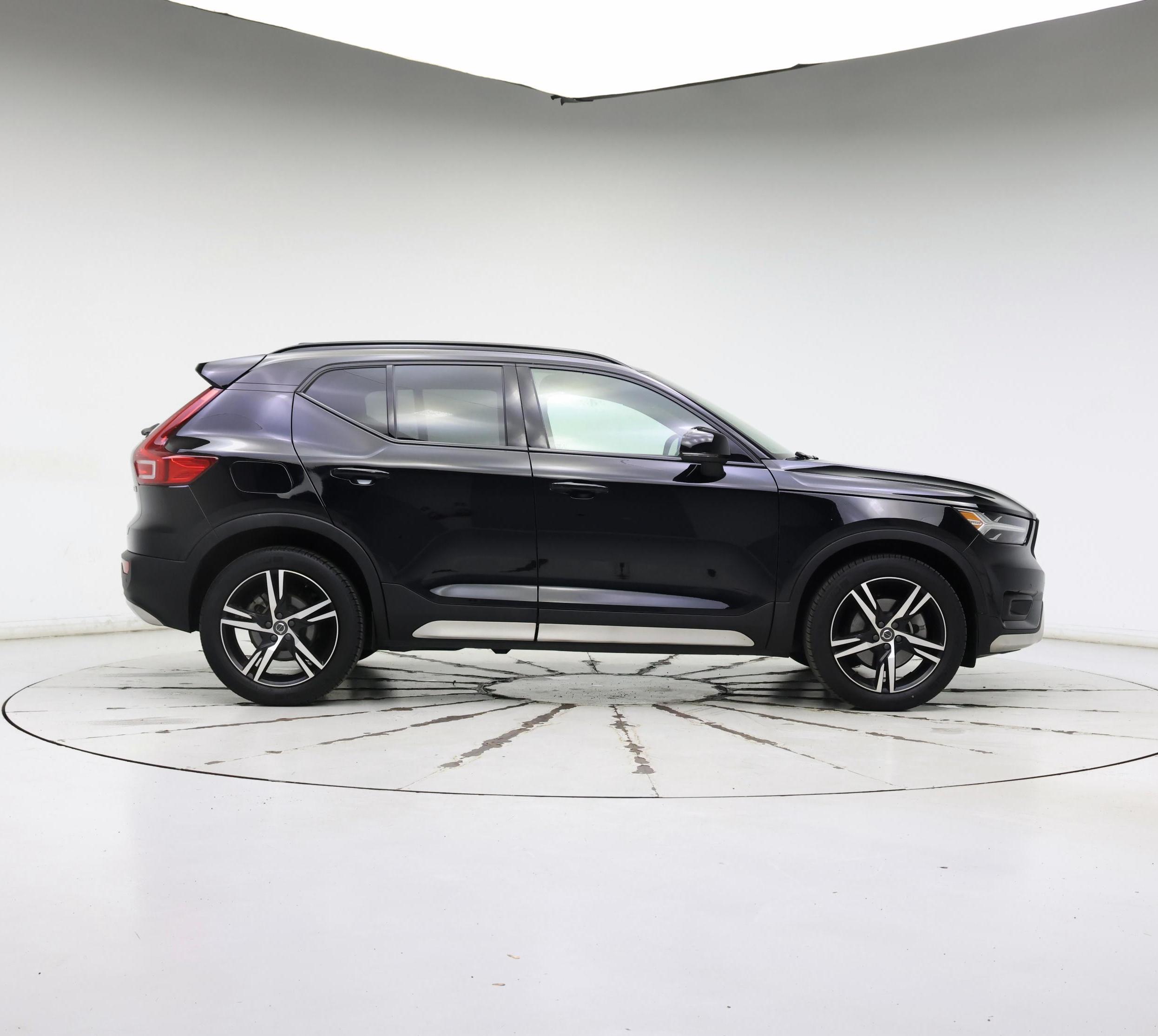 Thumbnail: 2021 Volvo XC40 - 7