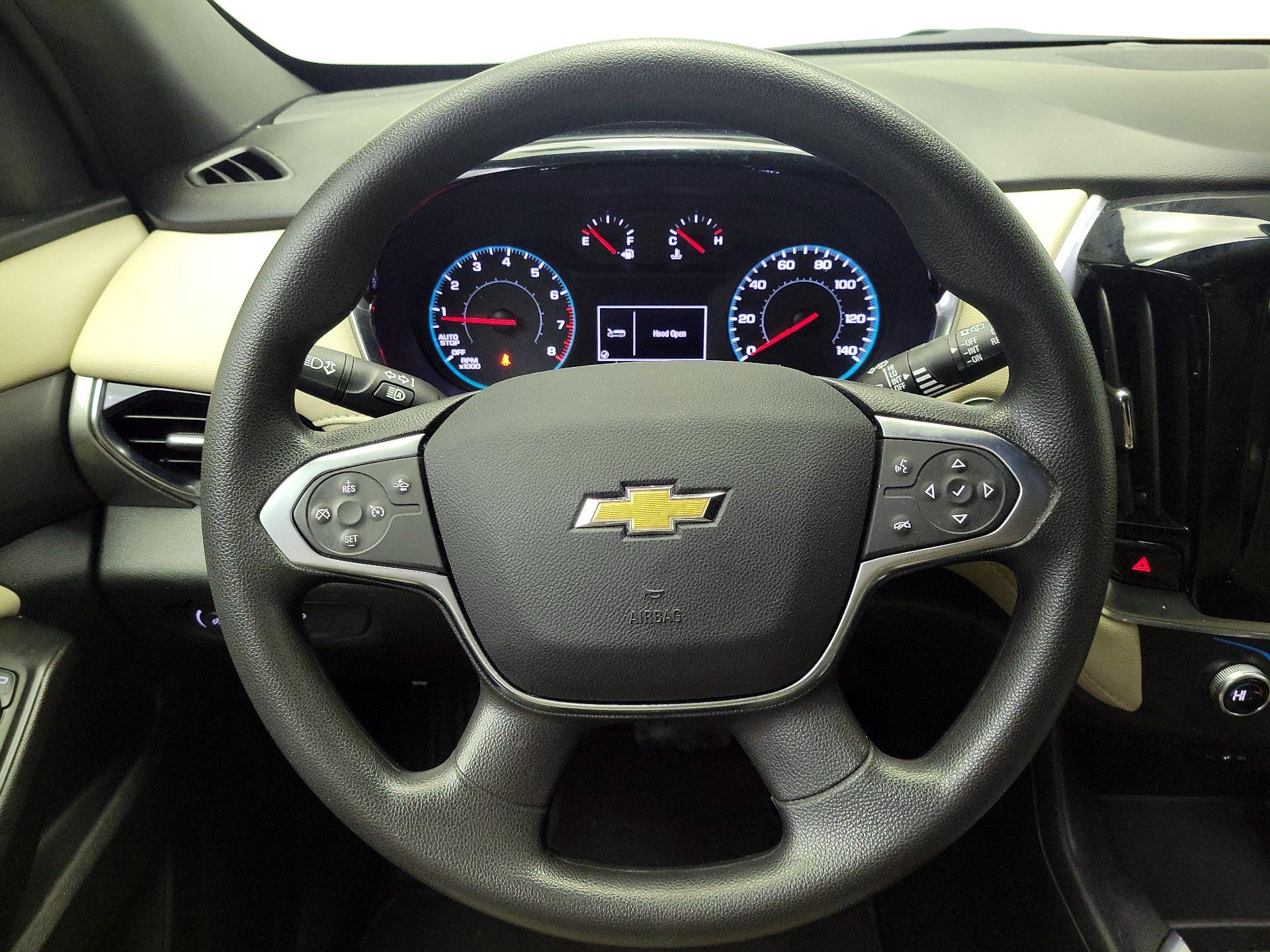 Thumbnail: 2023 Chevrolet Traverse - 10