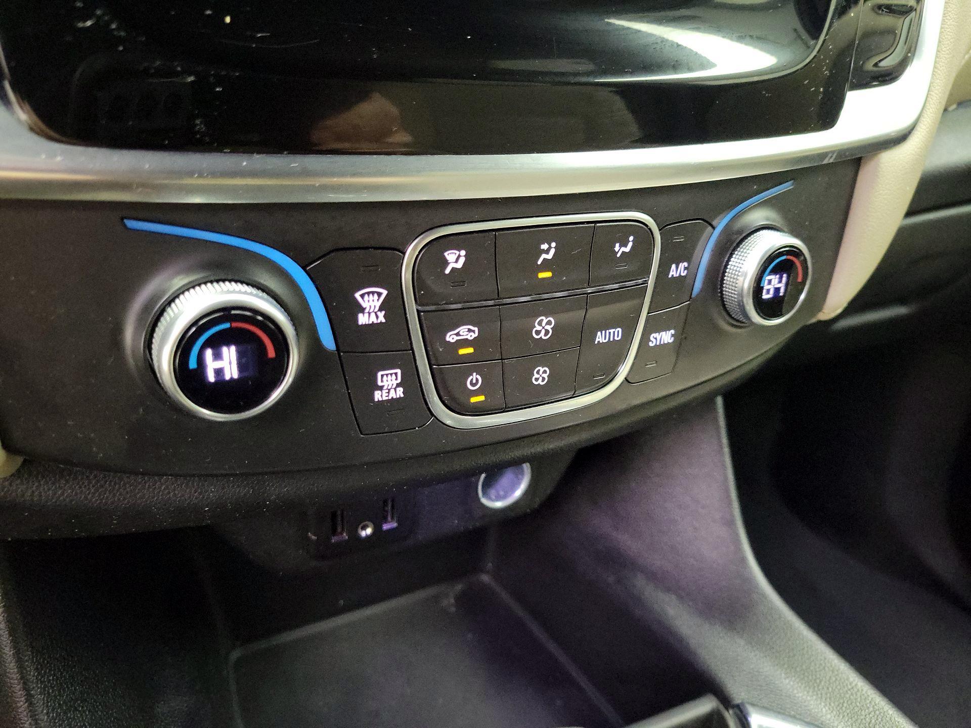 Thumbnail: 2023 Chevrolet Traverse - 16