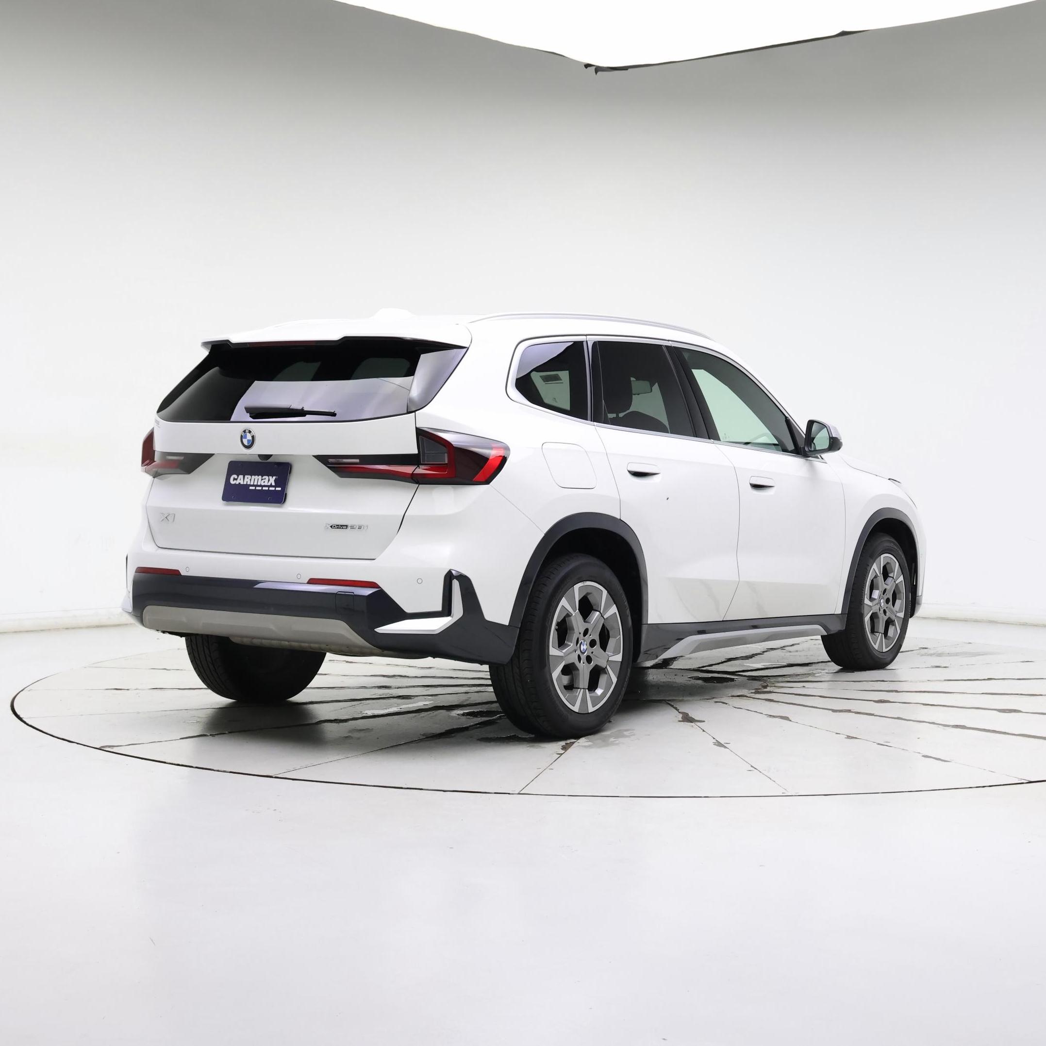 Thumbnail: 2023 BMW X1 - 8