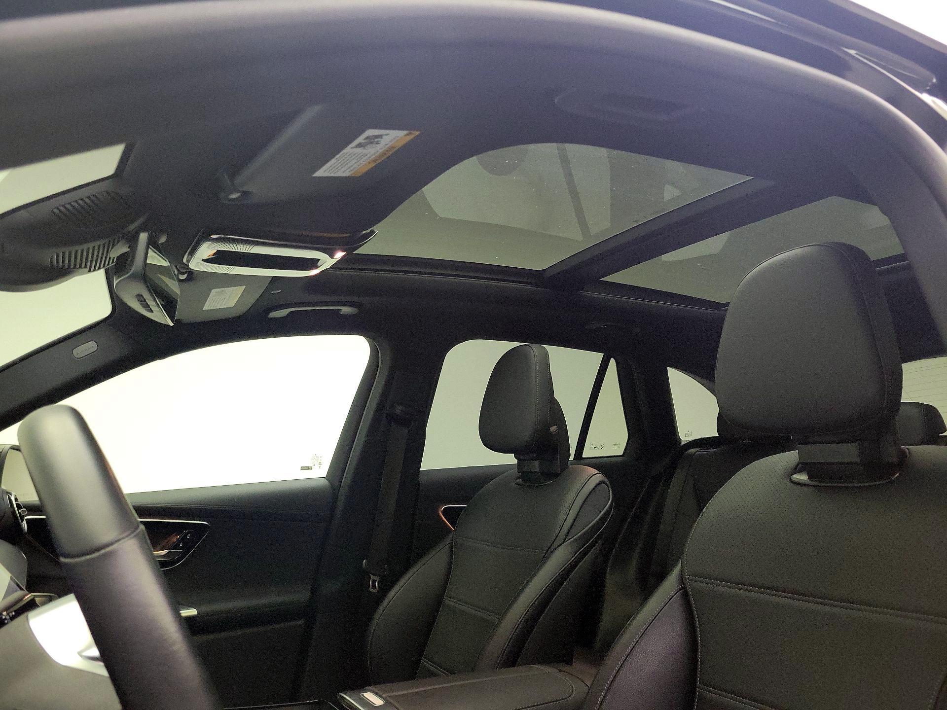 Thumbnail: 2024 Mercedes-Benz GLC - 20