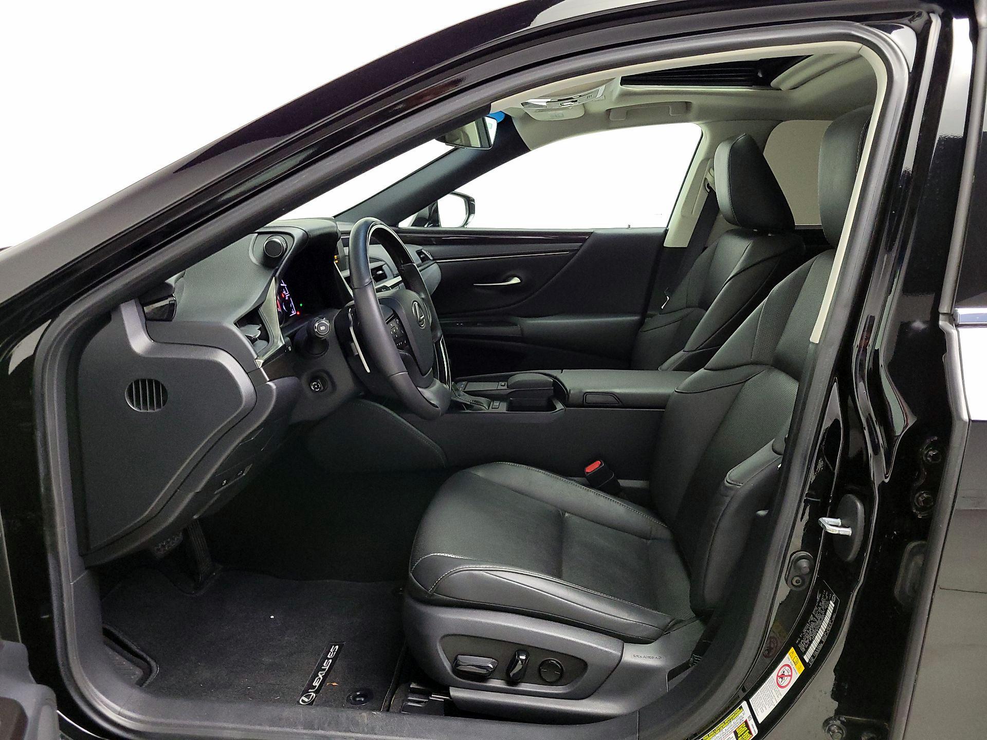 Thumbnail: 2019 Lexus ES - 11